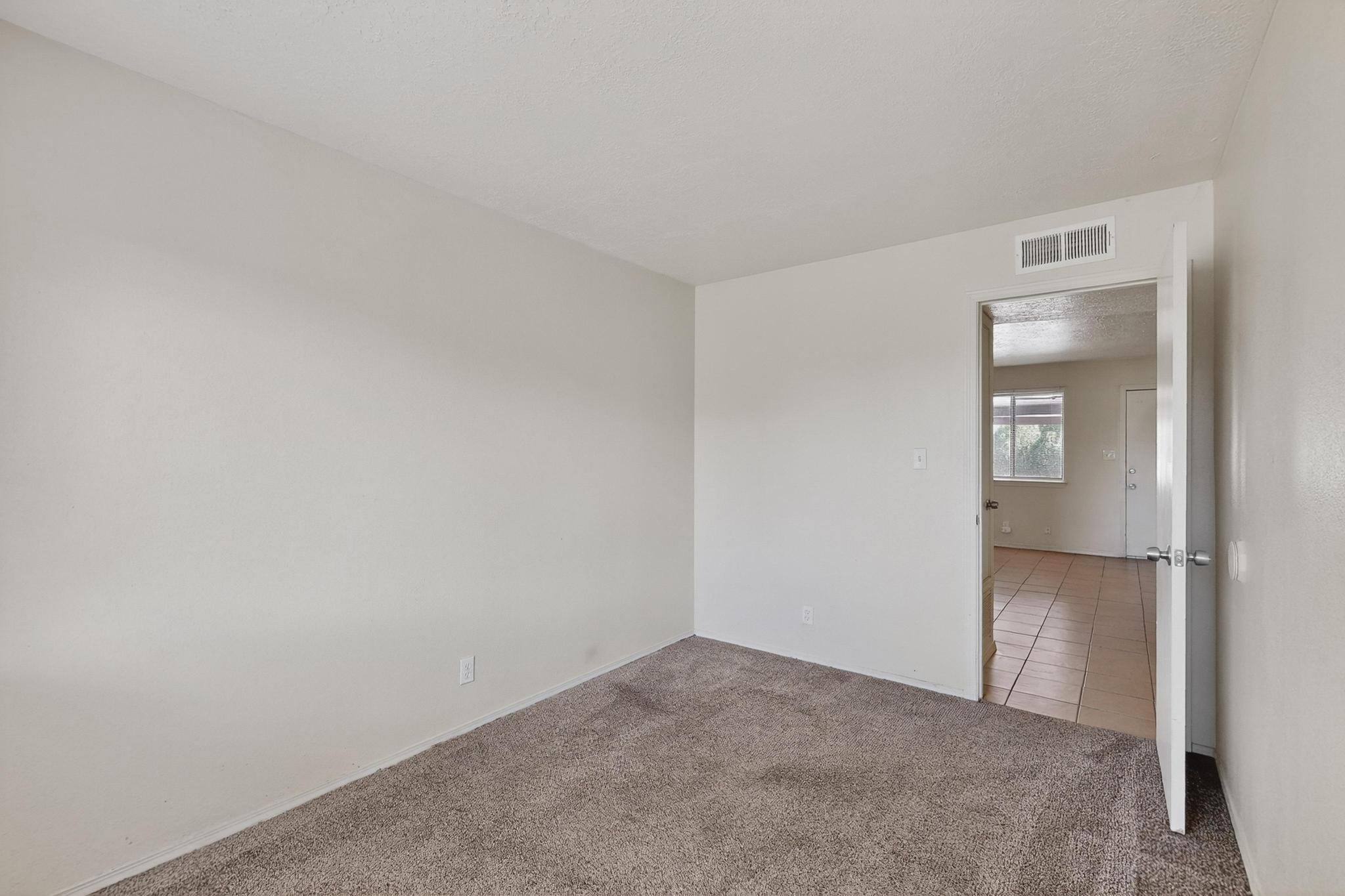 75 DARLENE Road SE