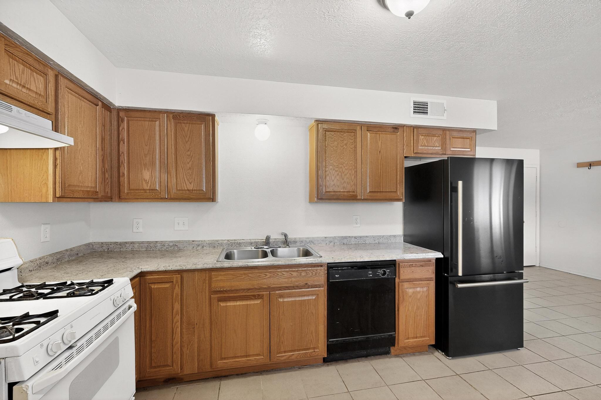 75 DARLENE Road SE