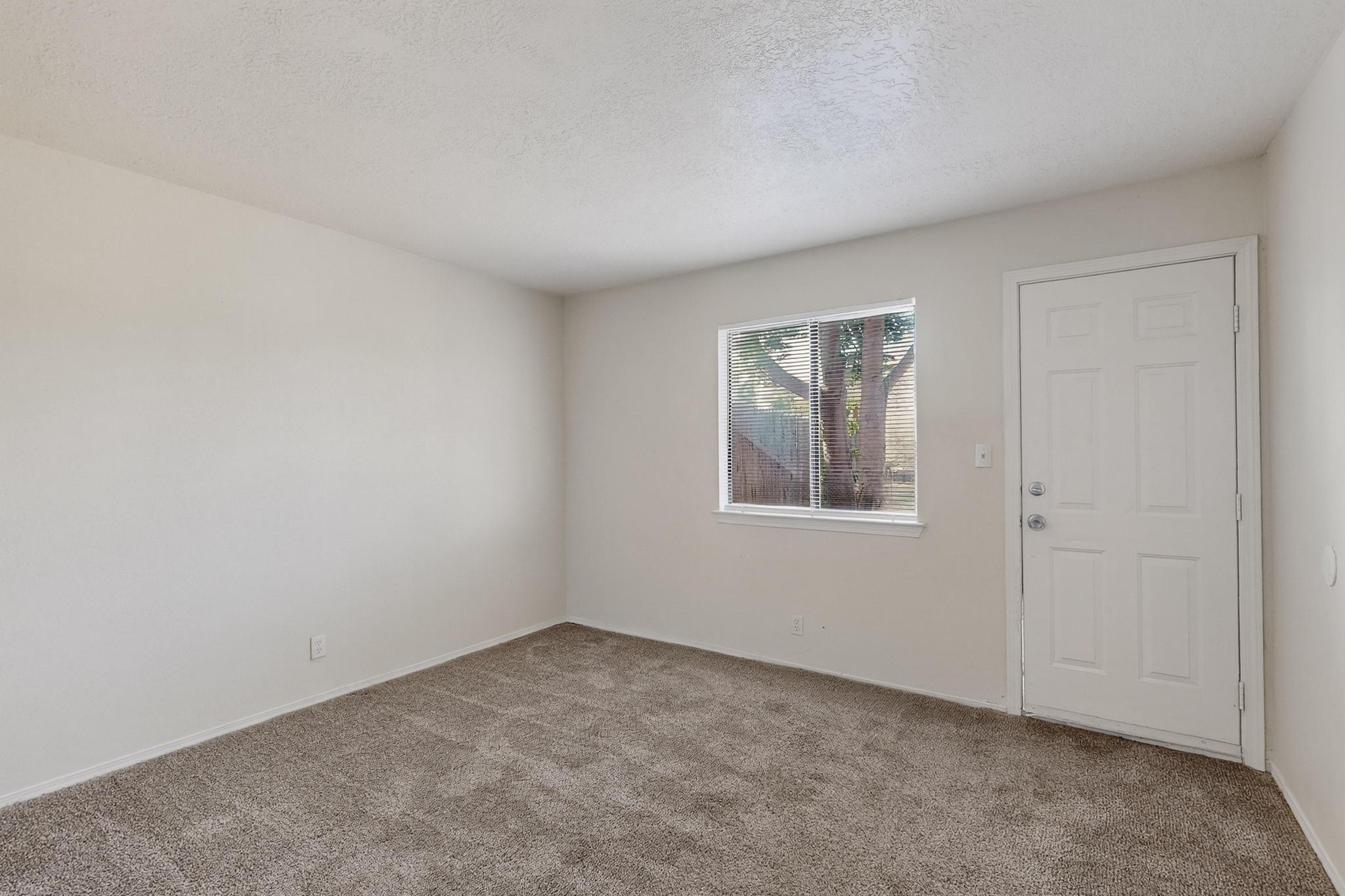 75 DARLENE Road SE