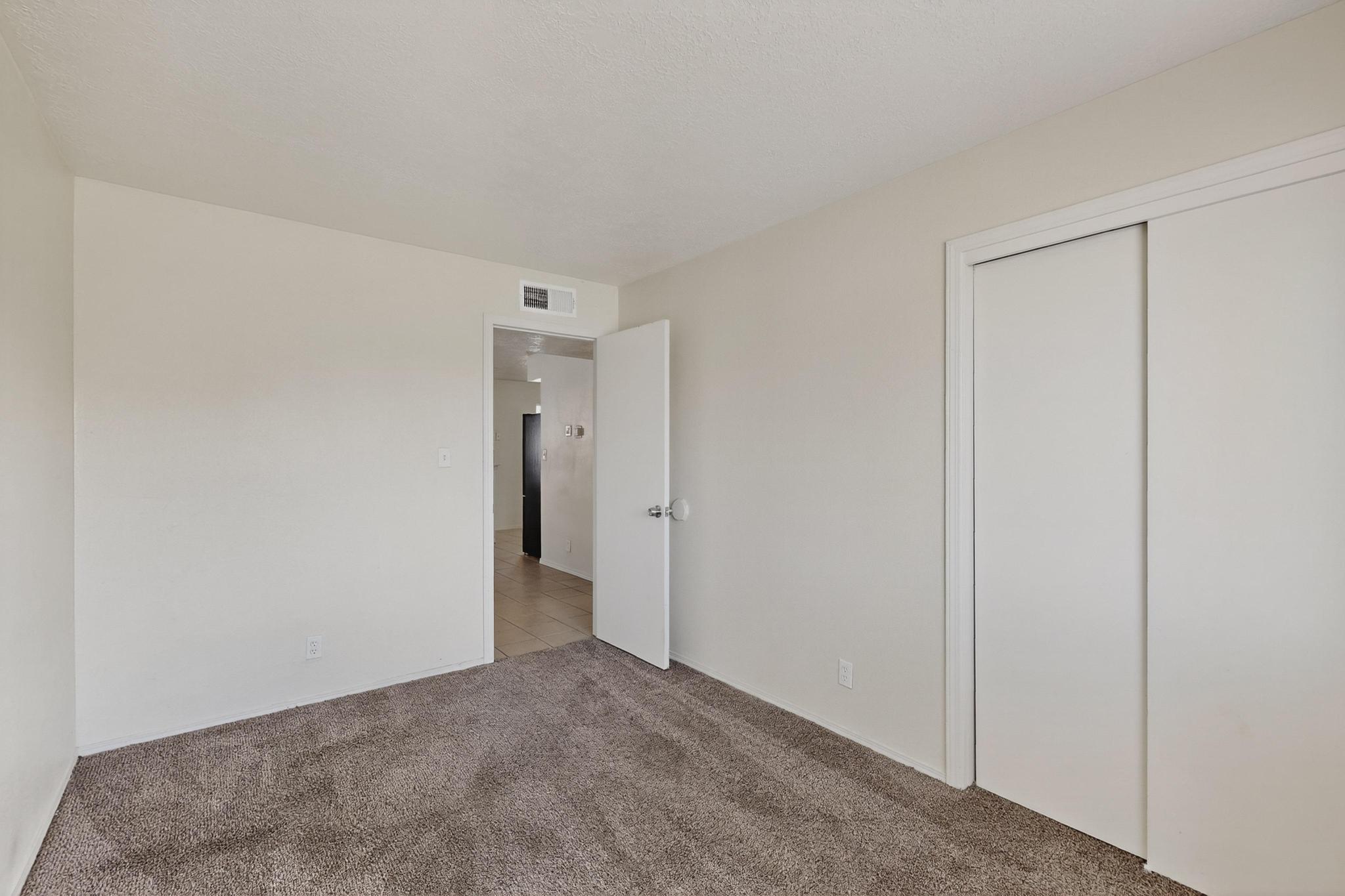 75 DARLENE Road SE