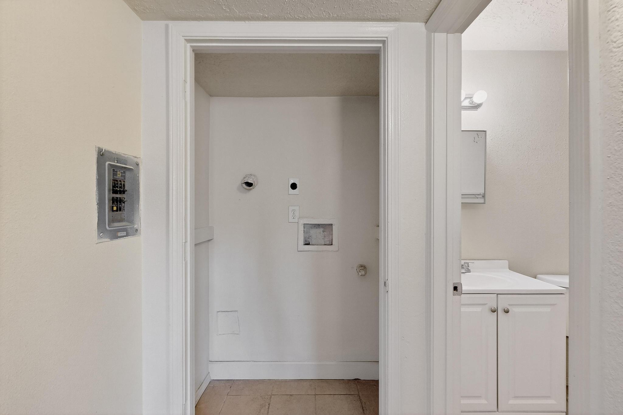 75 DARLENE Road SE