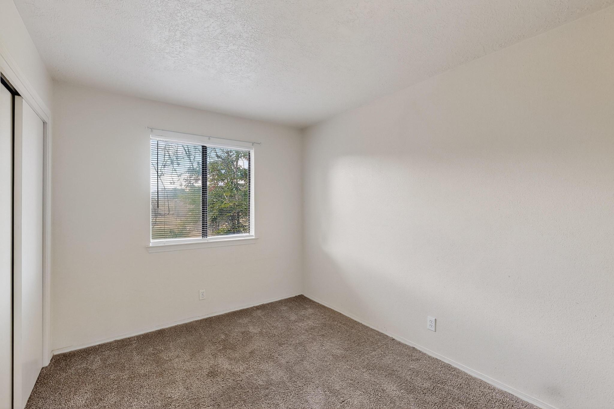75 DARLENE Road SE