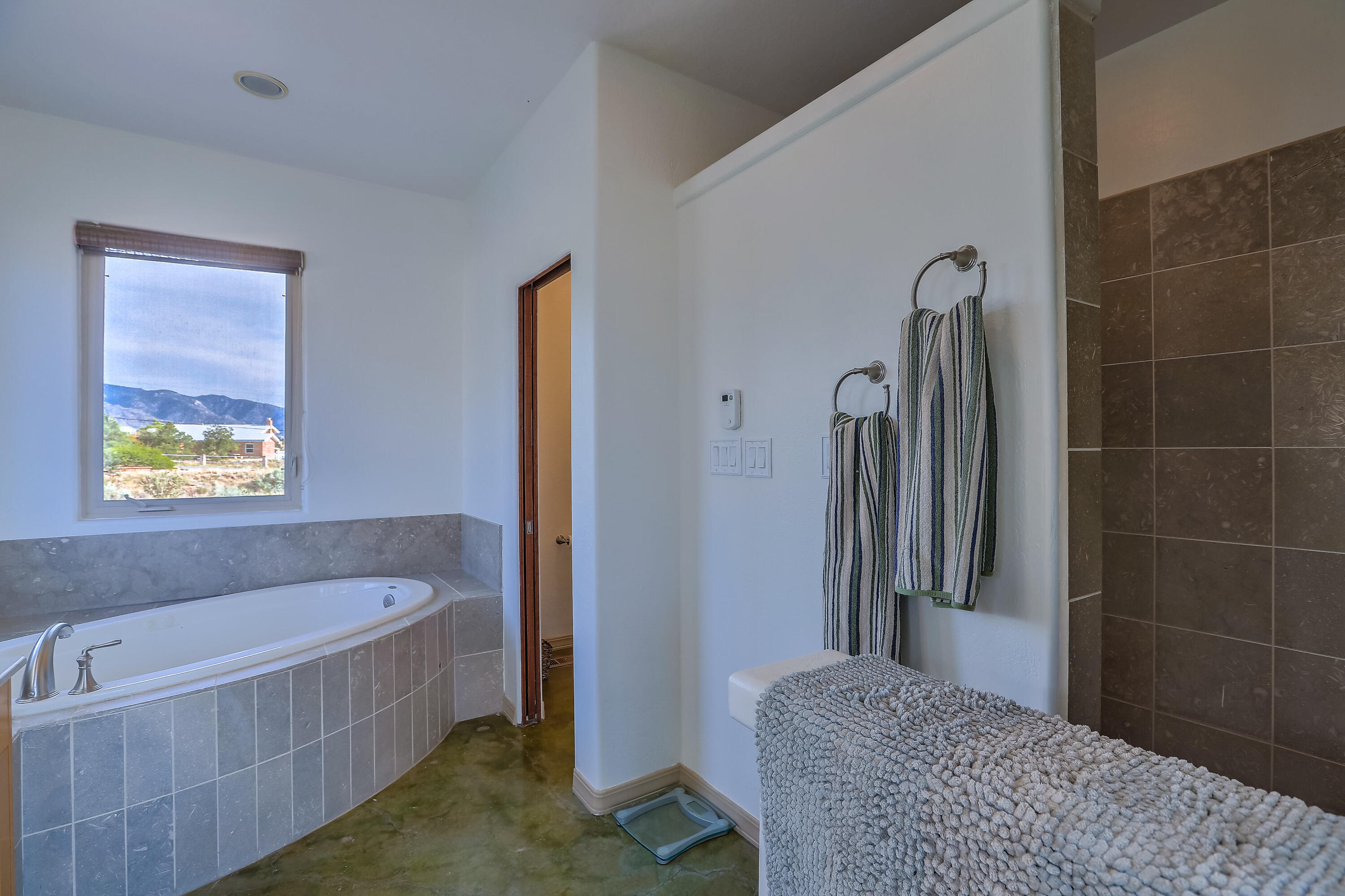 12101 EAGLE ROCK Avenue NE