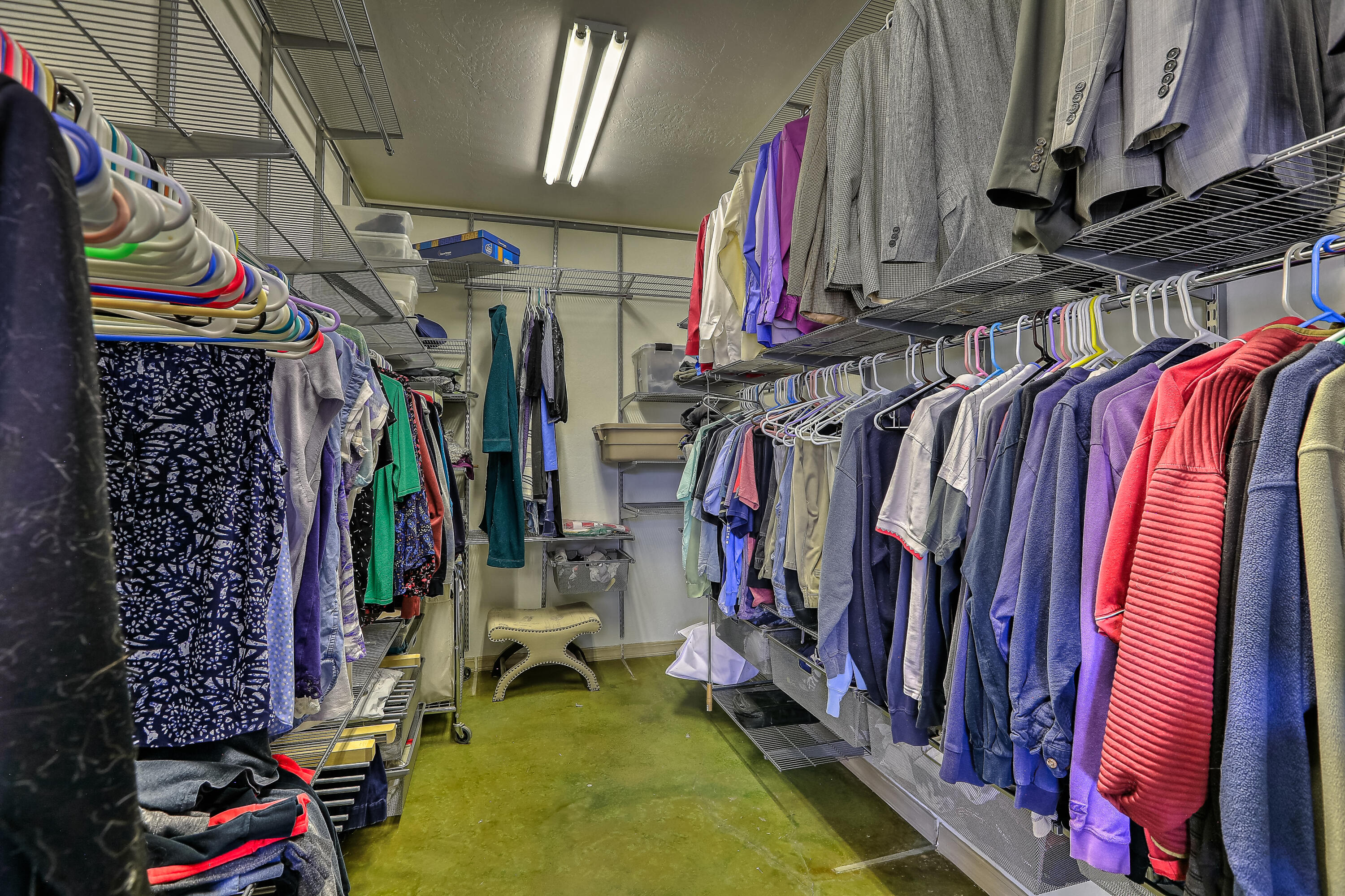 12101 EAGLE ROCK Avenue NE