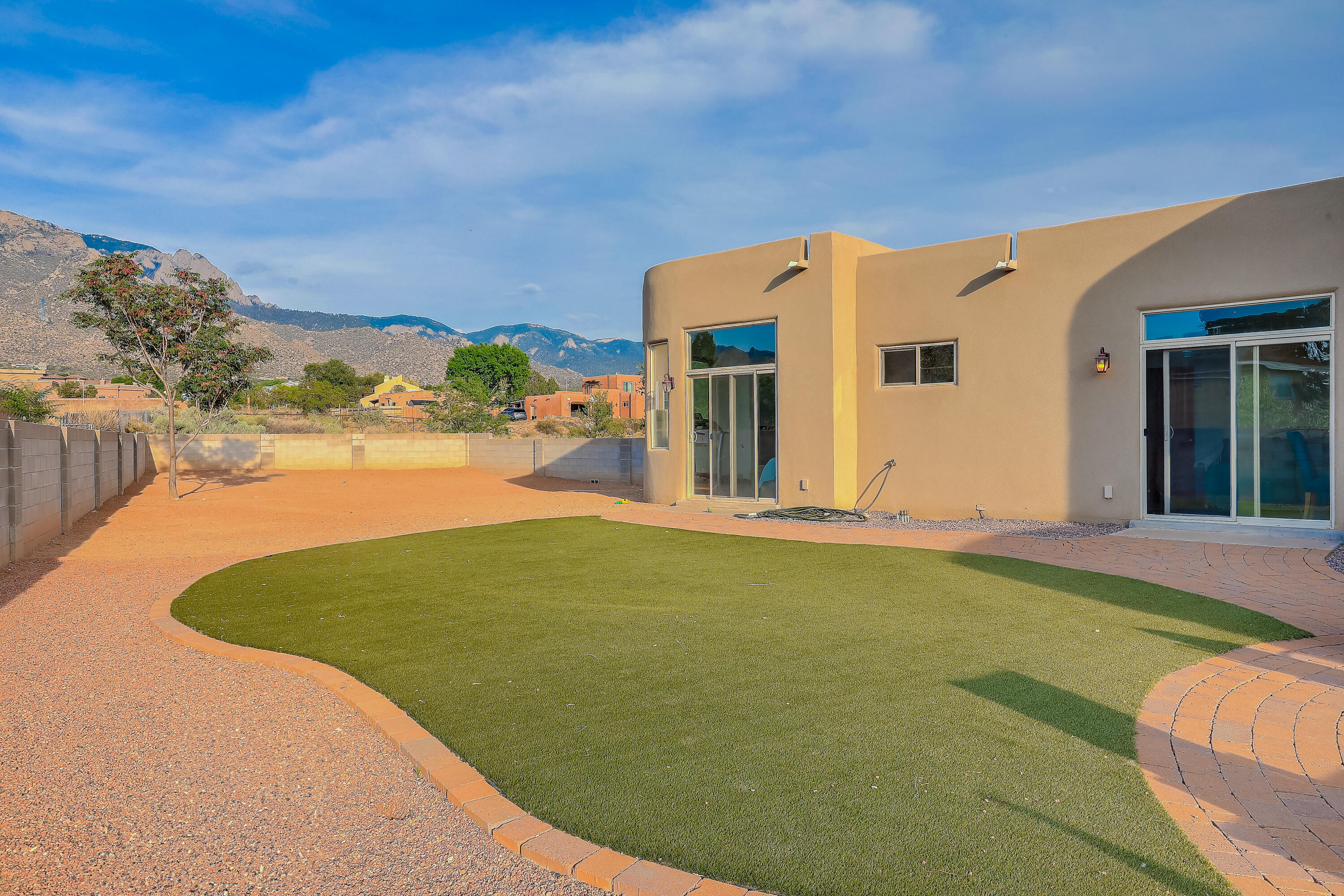 12101 EAGLE ROCK Avenue NE