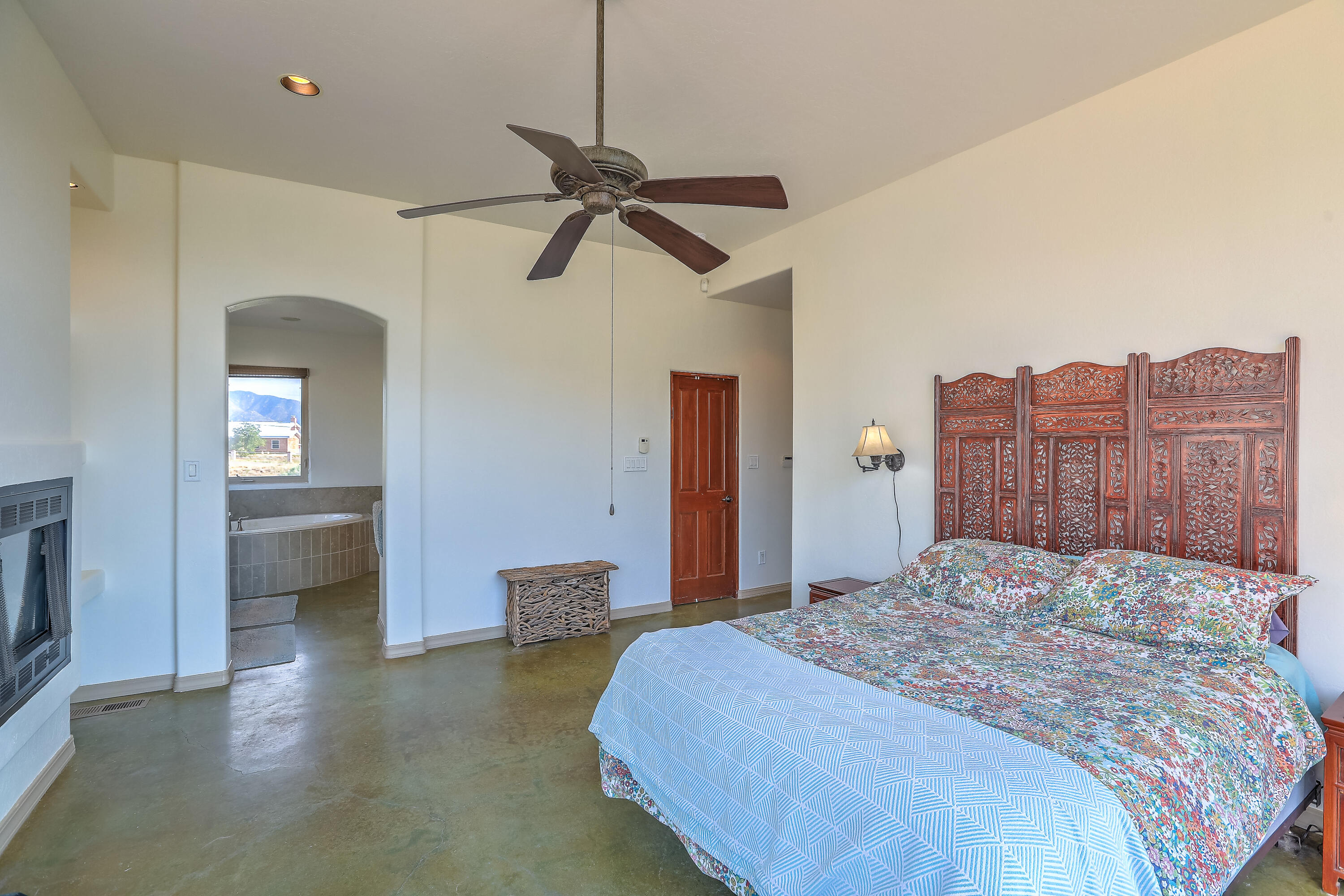 12101 EAGLE ROCK Avenue NE