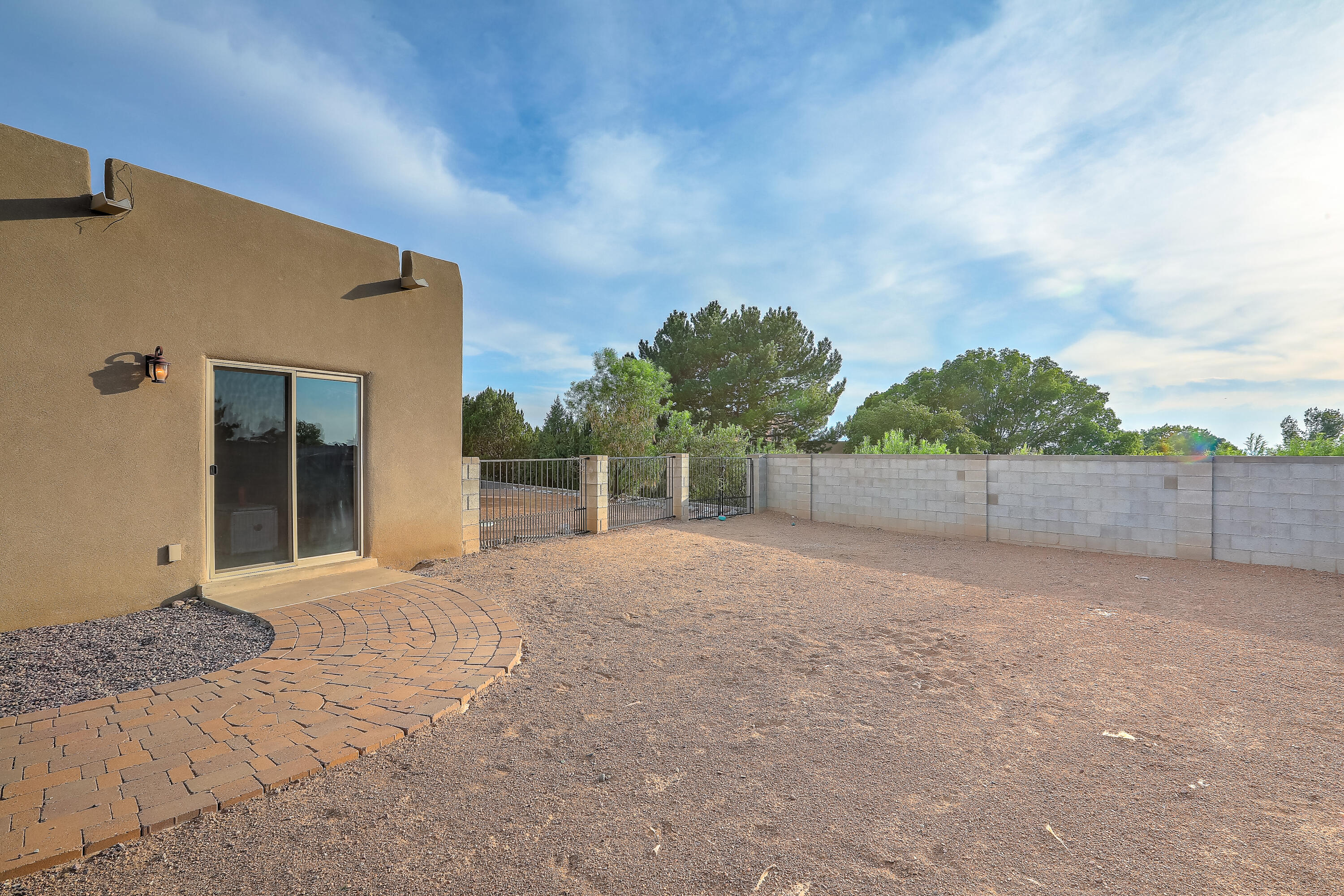 12101 EAGLE ROCK Avenue NE