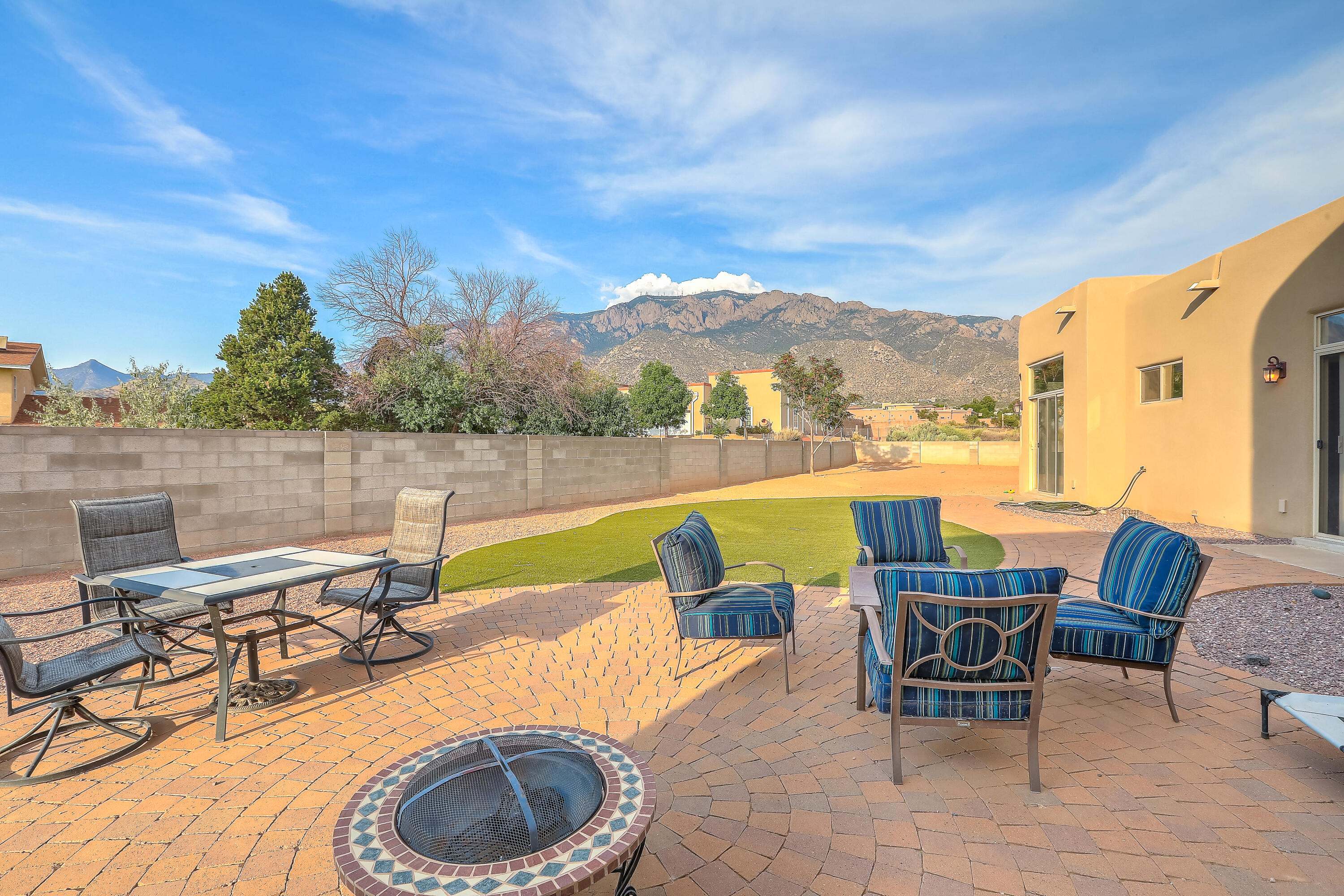 12101 EAGLE ROCK Avenue NE