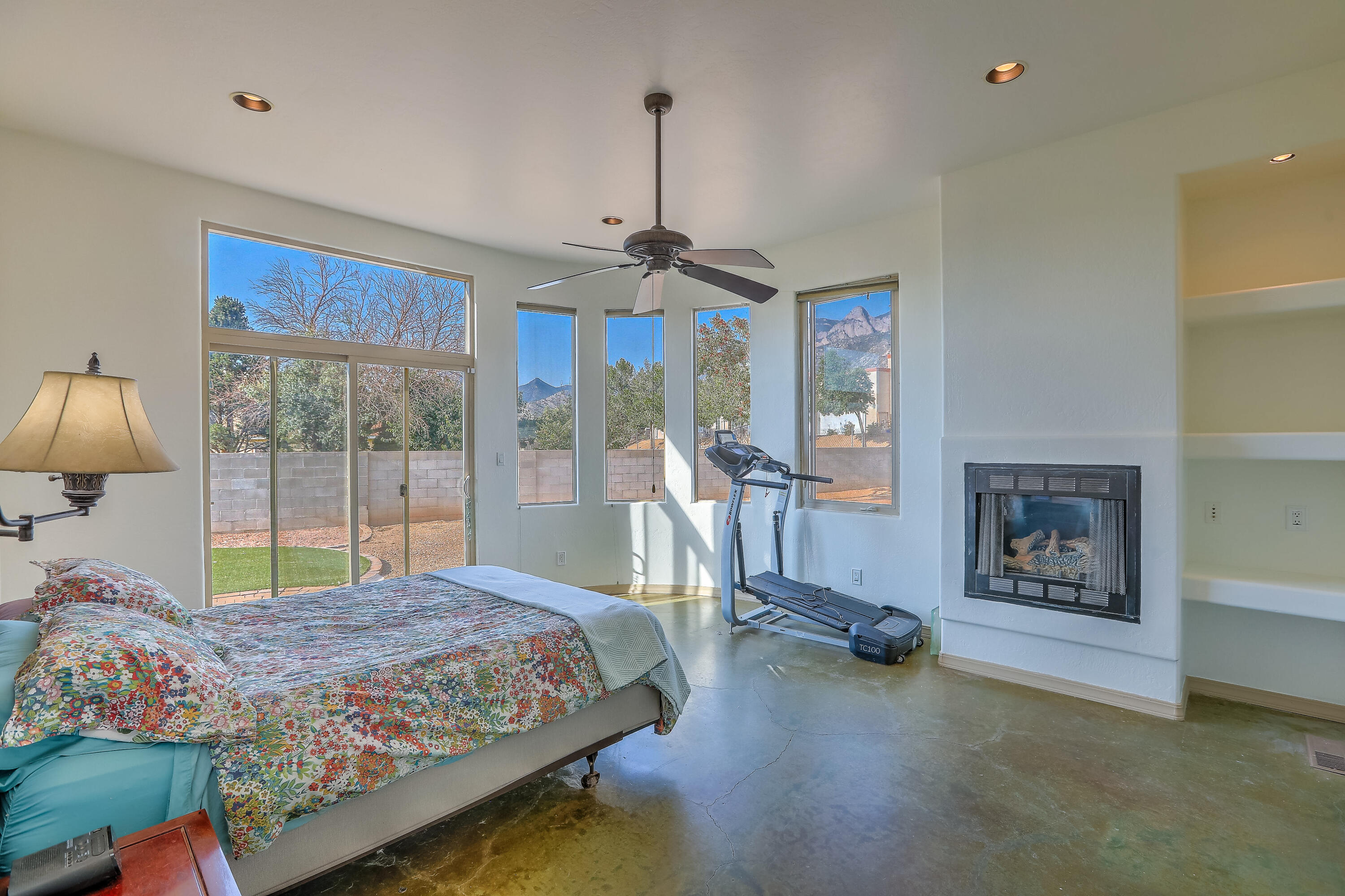 12101 EAGLE ROCK Avenue NE