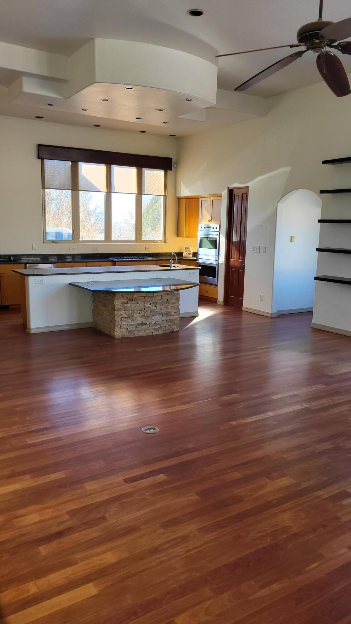 12101 EAGLE ROCK Avenue NE