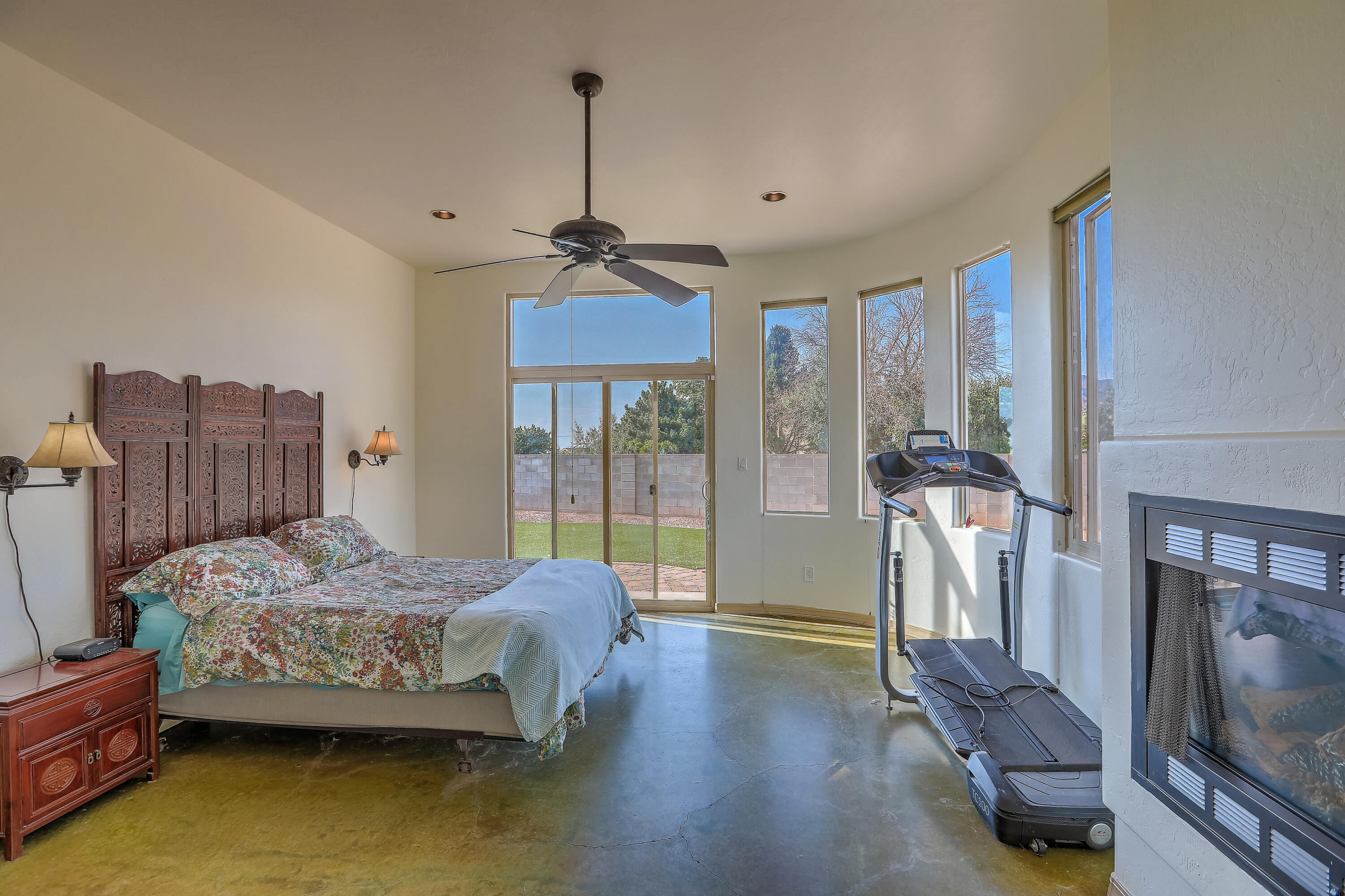 12101 EAGLE ROCK Avenue NE