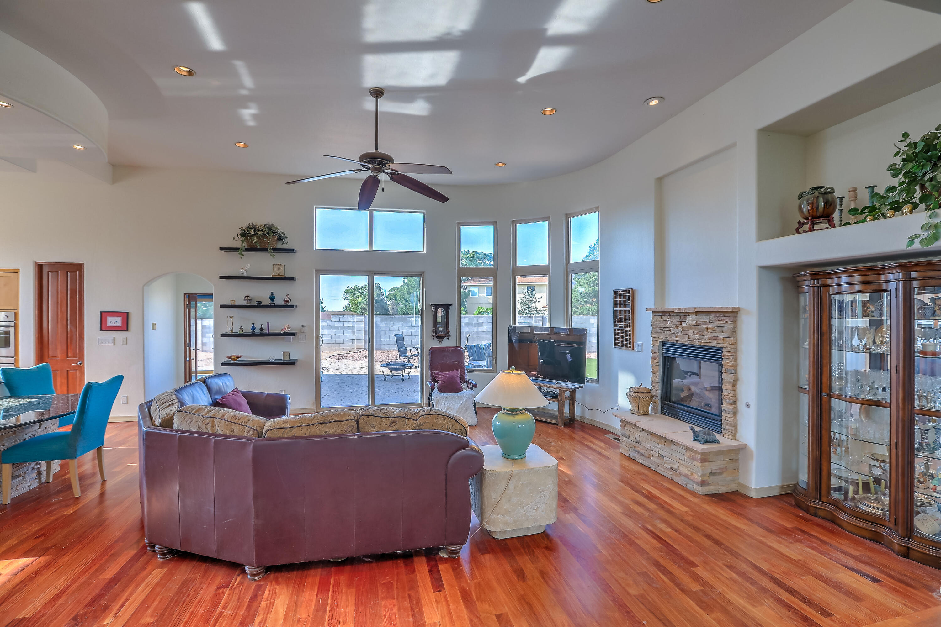 12101 EAGLE ROCK Avenue NE