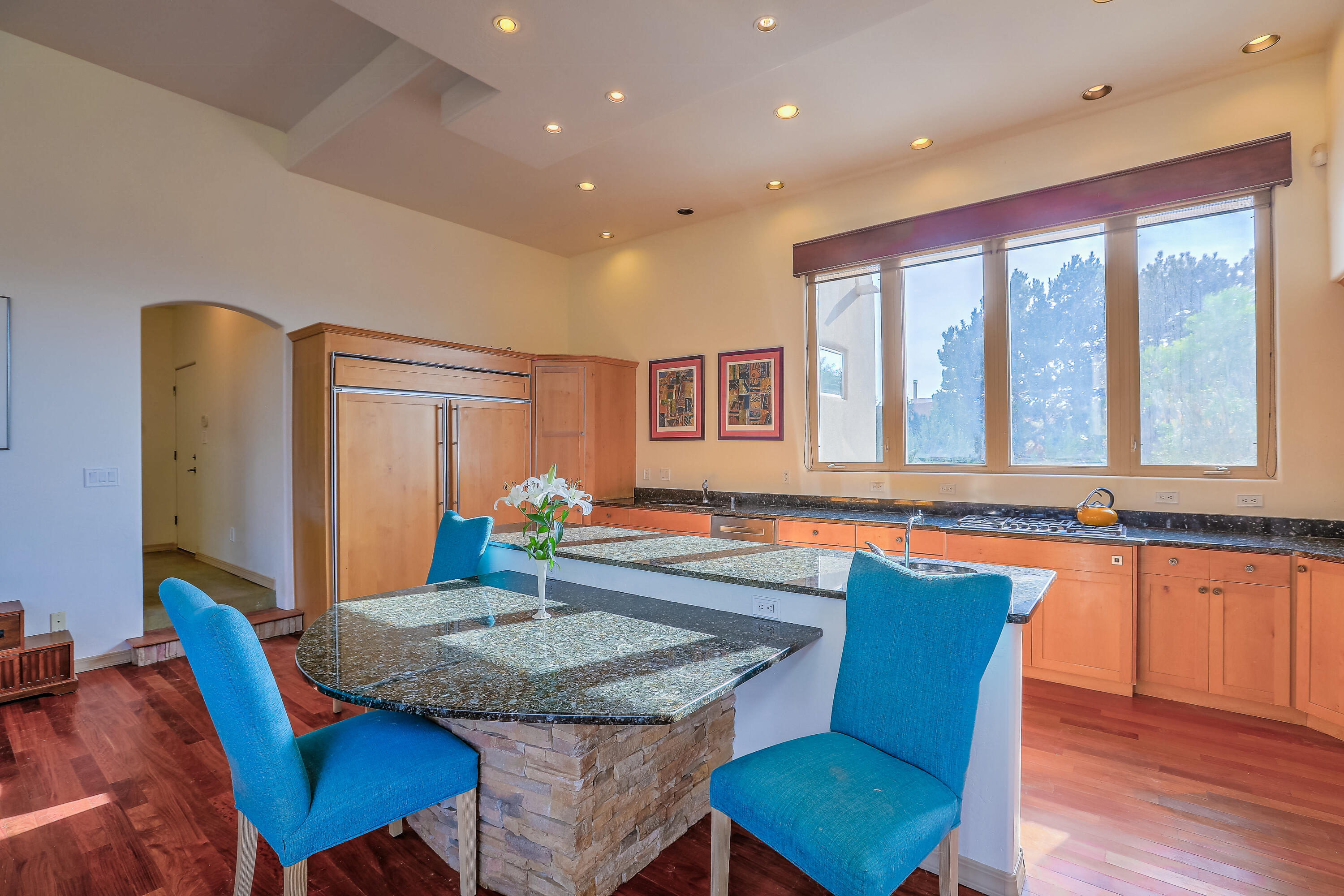 12101 EAGLE ROCK Avenue NE