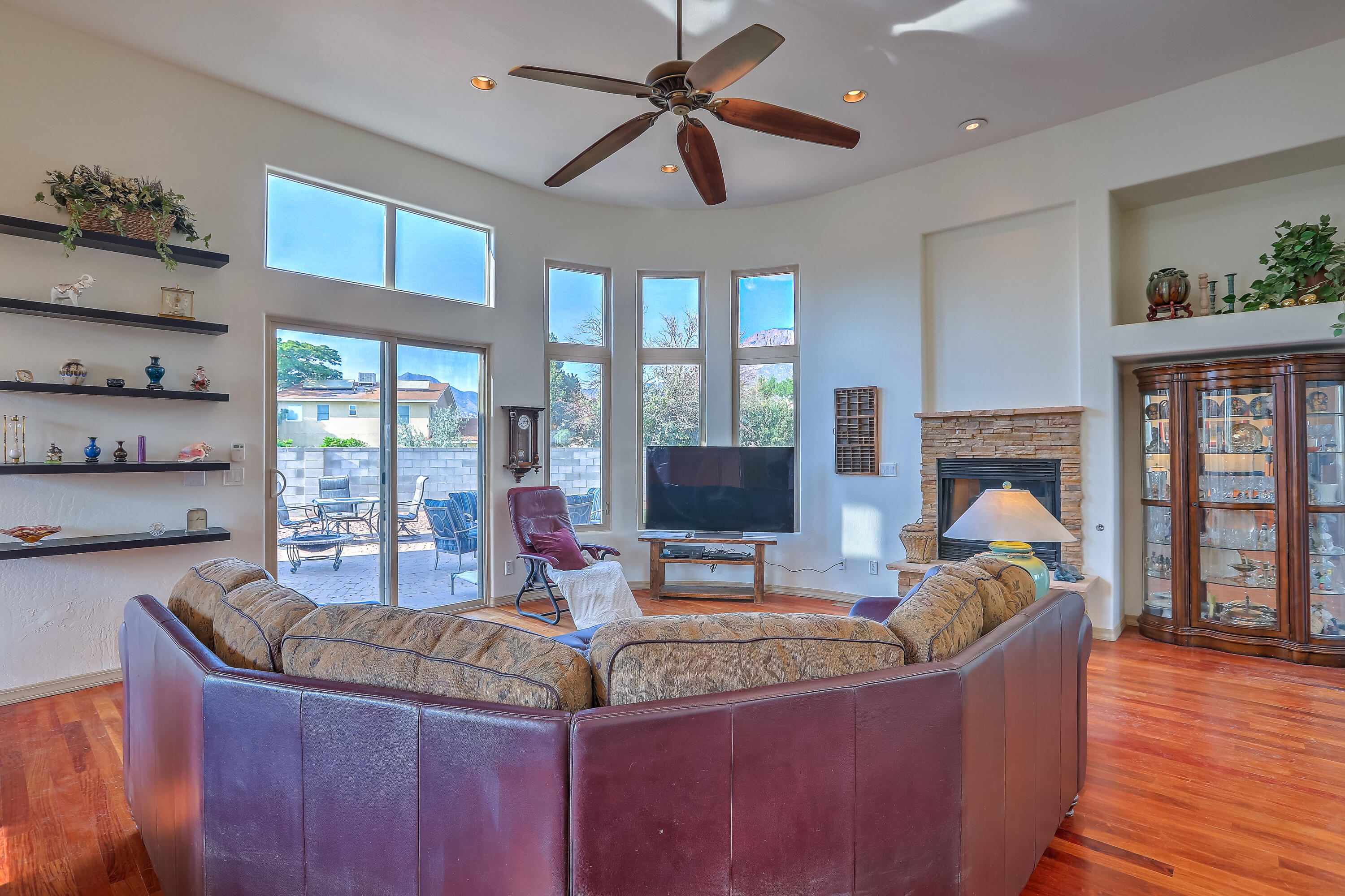 12101 EAGLE ROCK Avenue NE