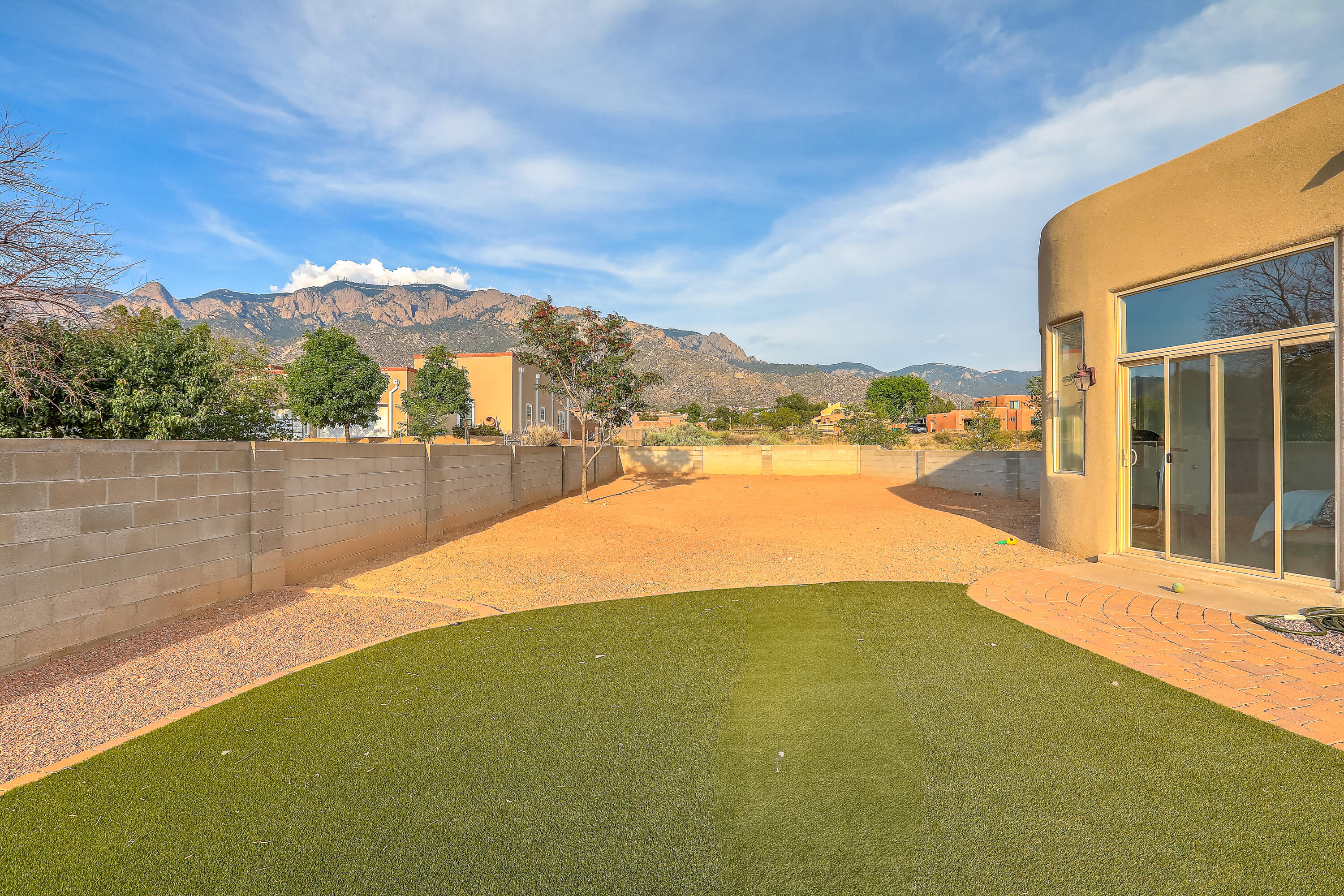 12101 EAGLE ROCK Avenue NE