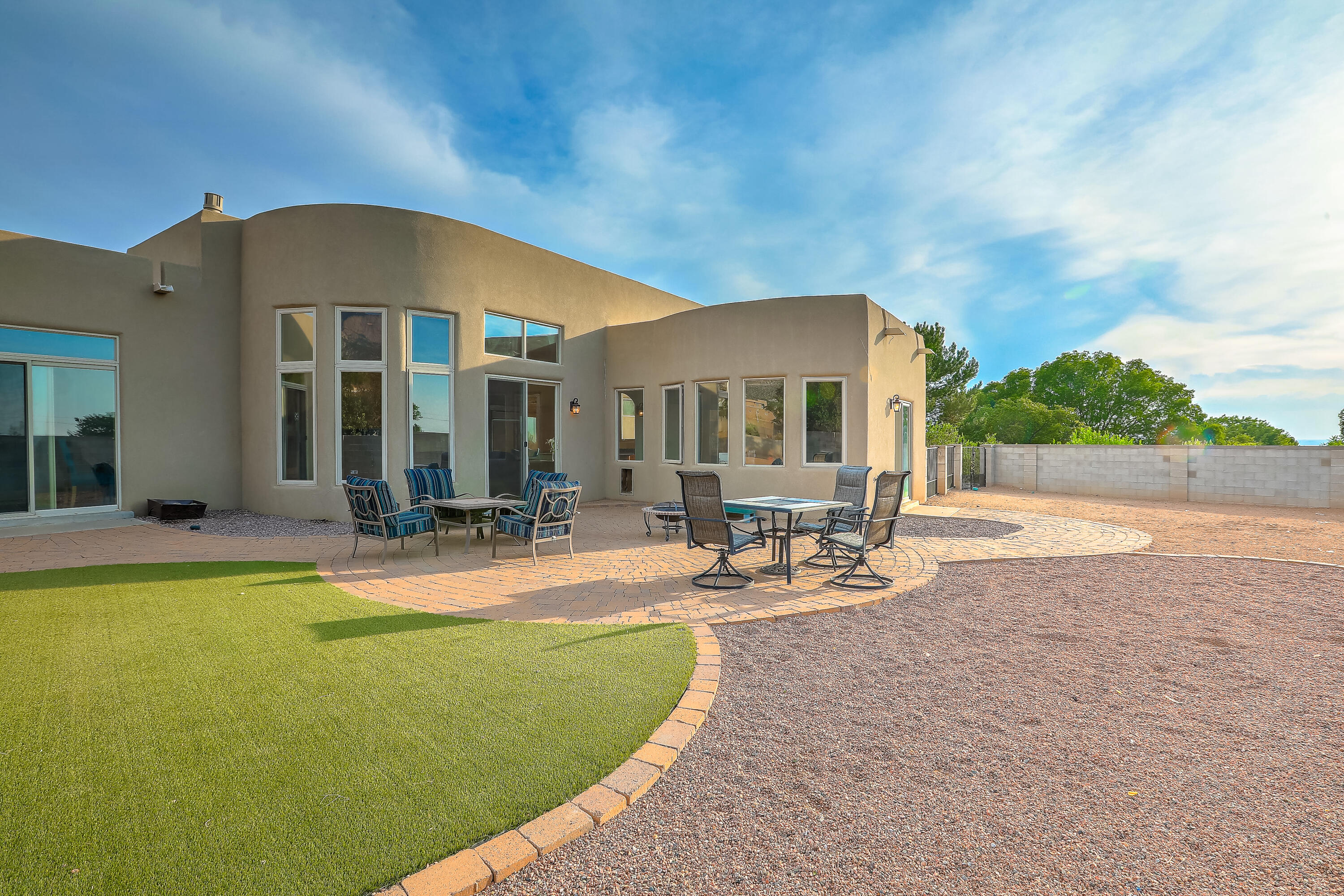 12101 EAGLE ROCK Avenue NE