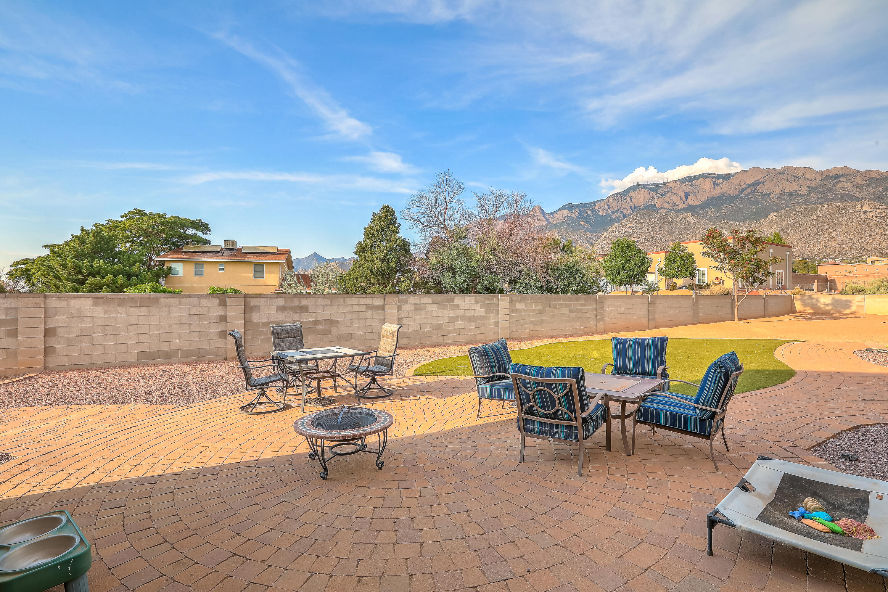 12101 EAGLE ROCK Avenue NE