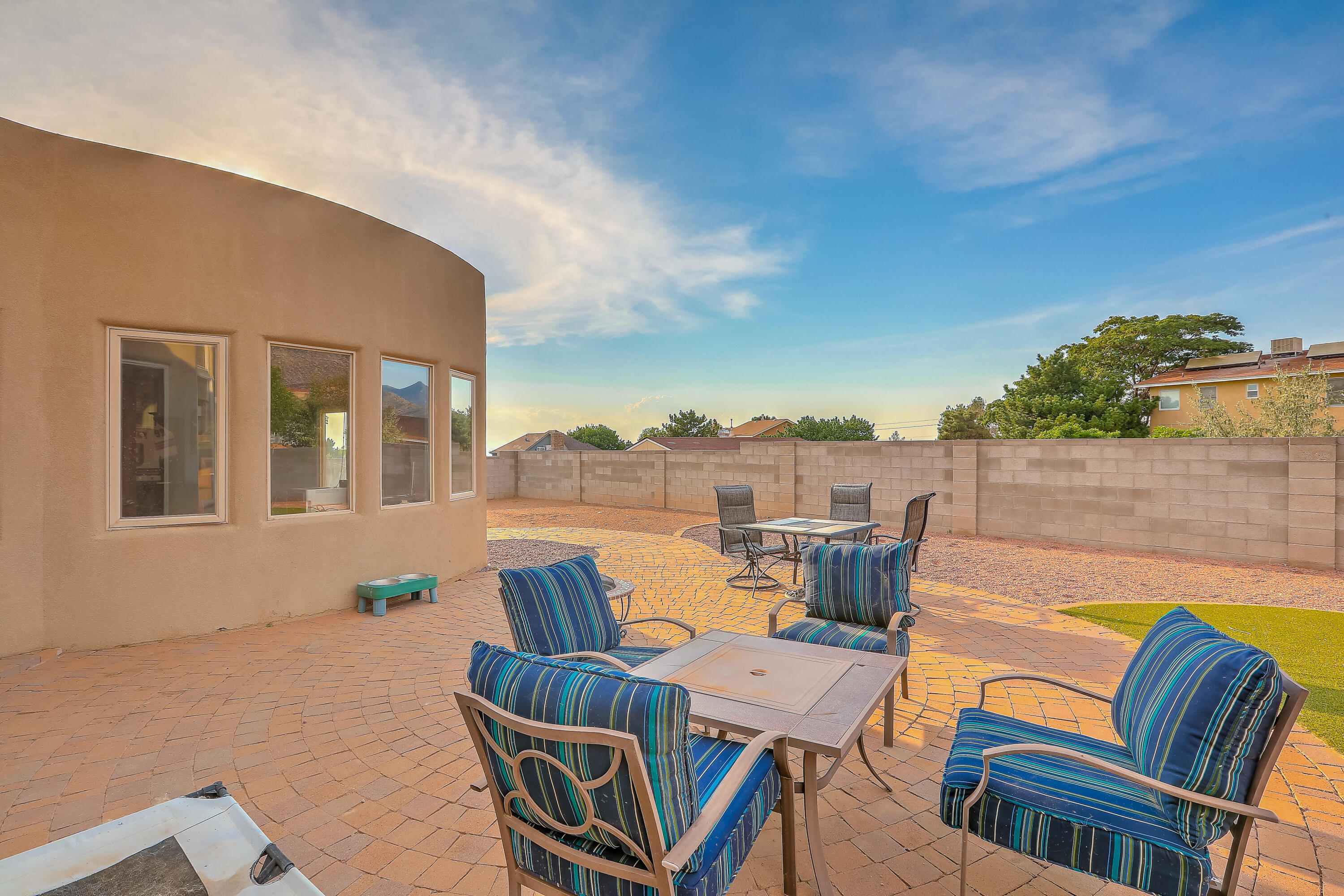 12101 EAGLE ROCK Avenue NE