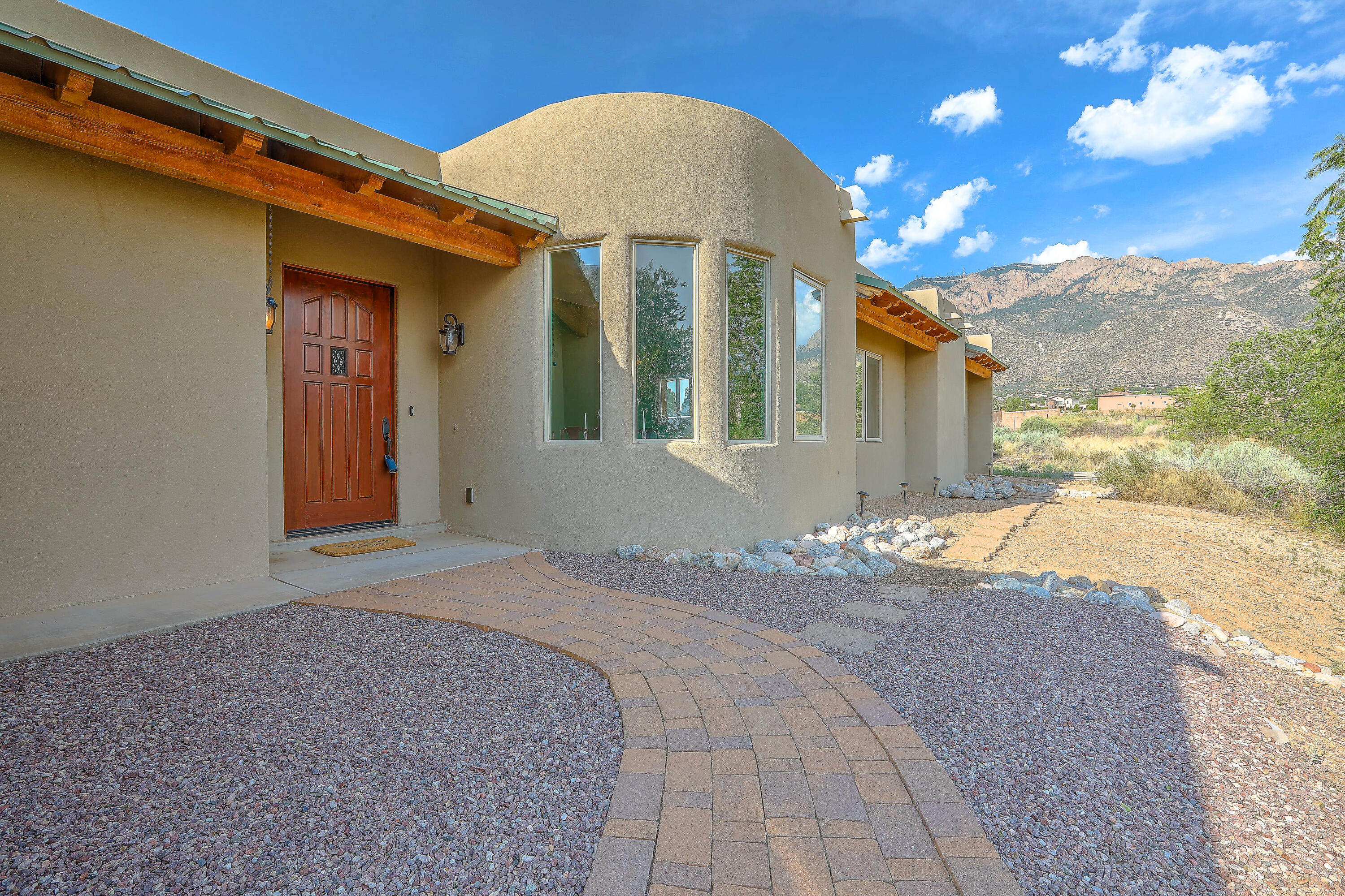 12101 EAGLE ROCK Avenue NE