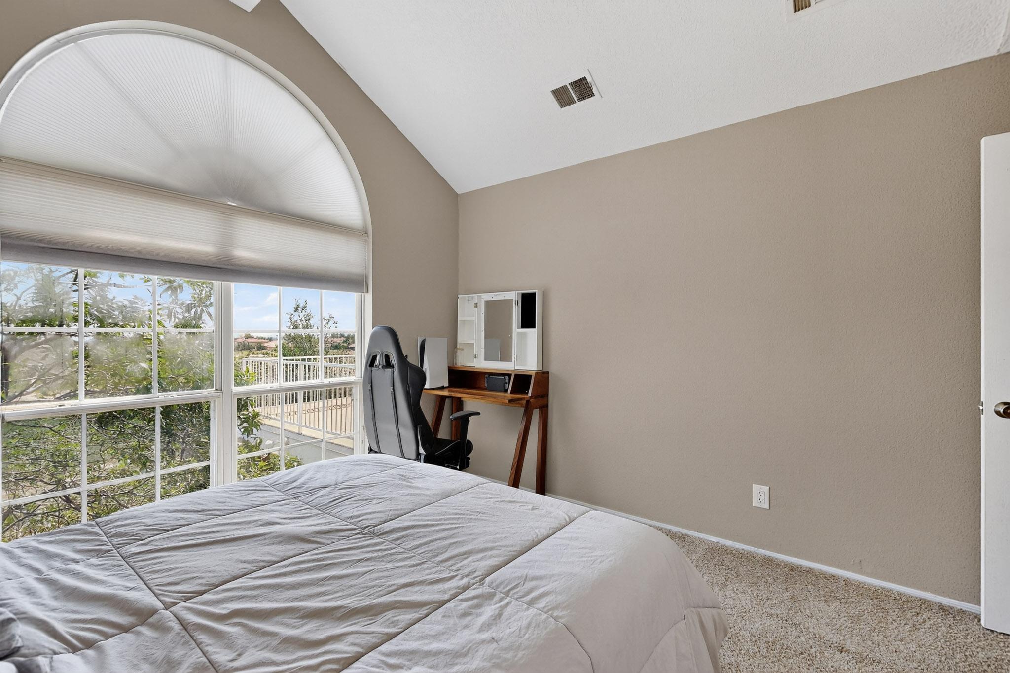 2840 W ISLAND Loop SE