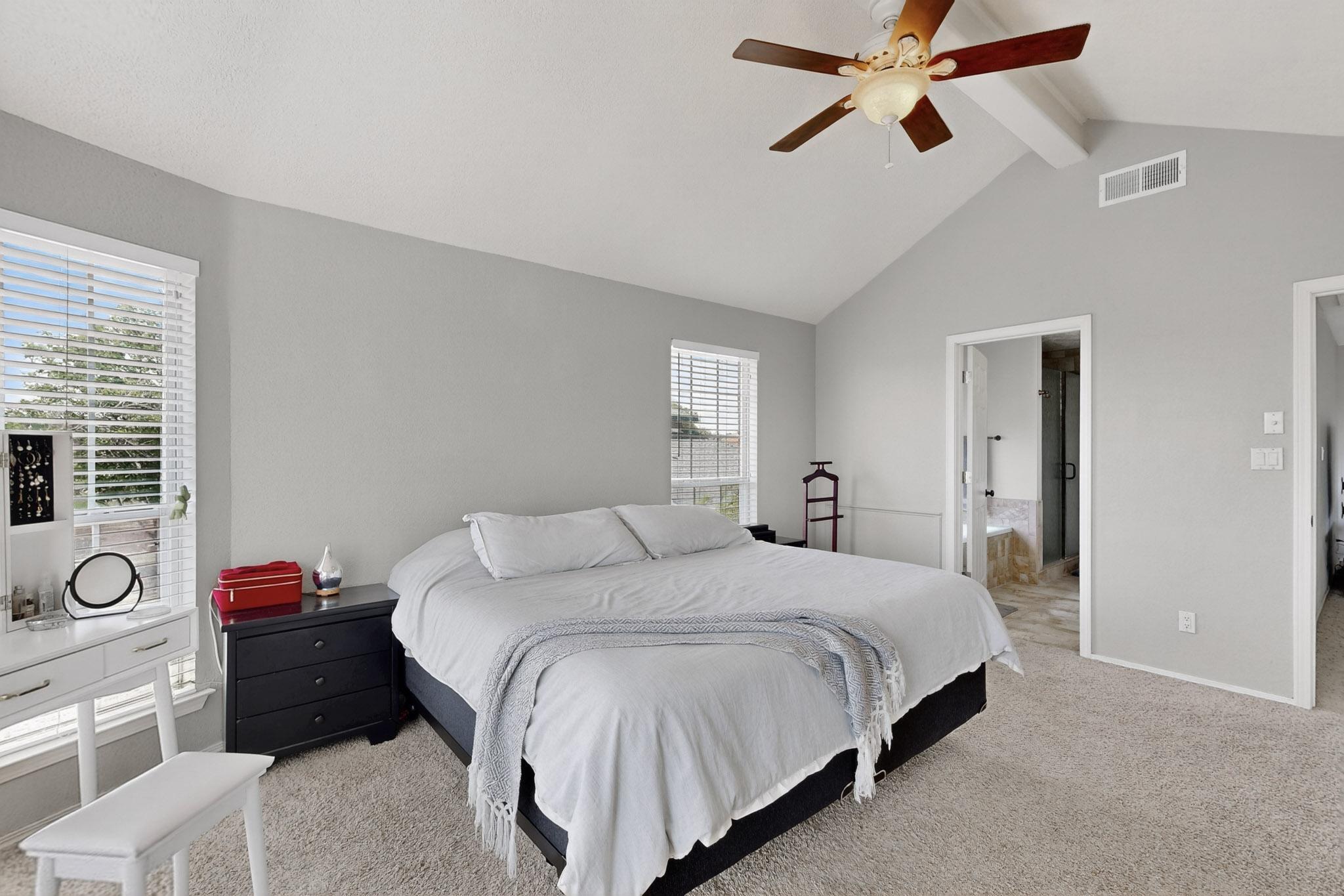 2840 W ISLAND Loop SE