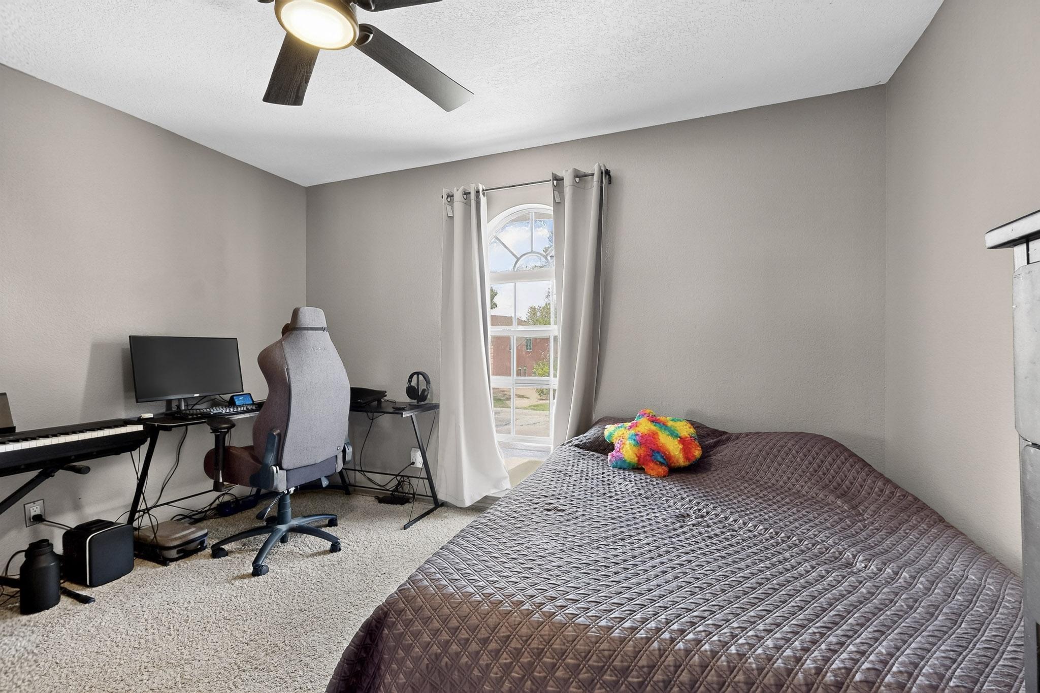 2840 W ISLAND Loop SE
