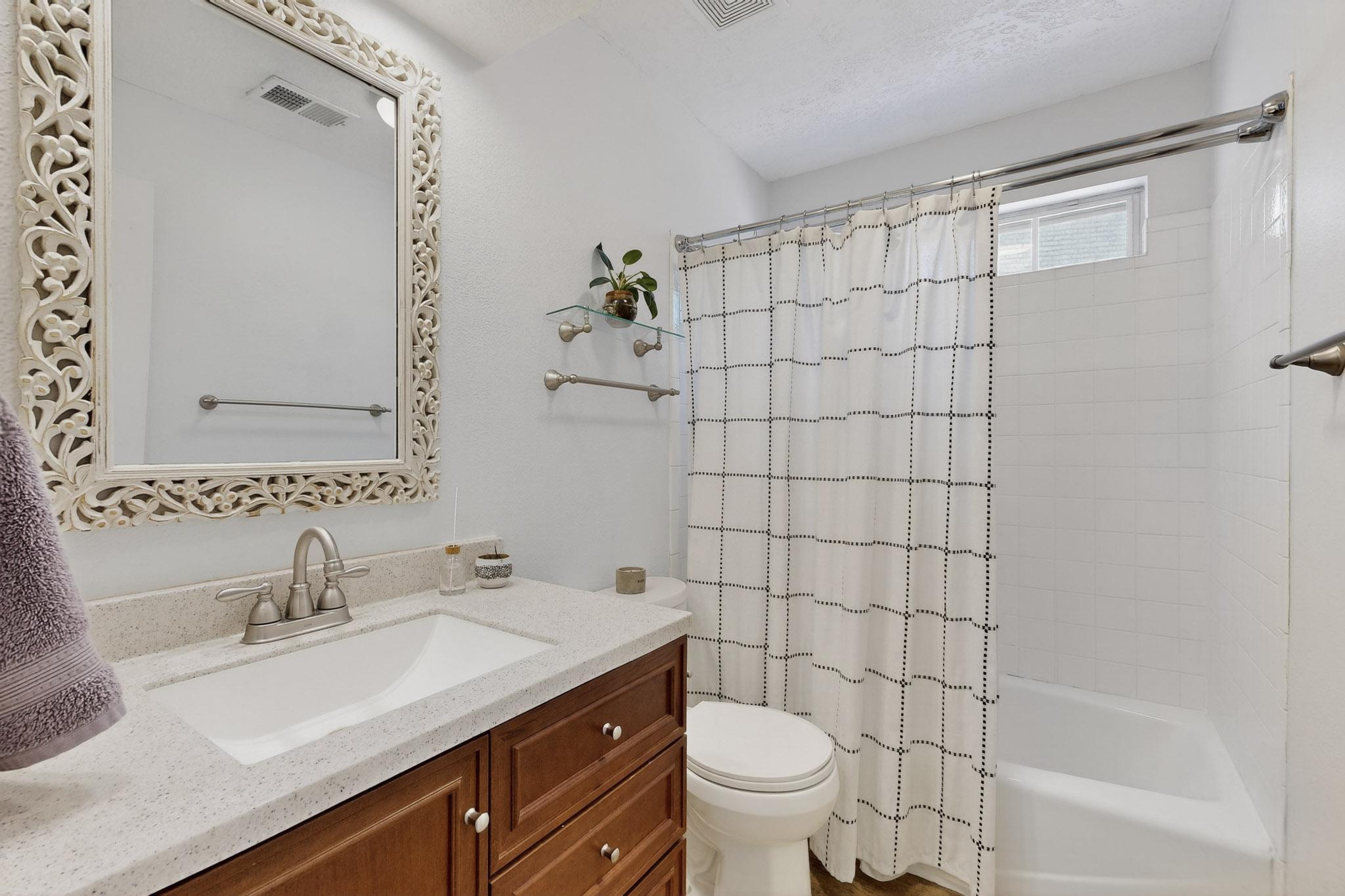 2840 W ISLAND Loop SE