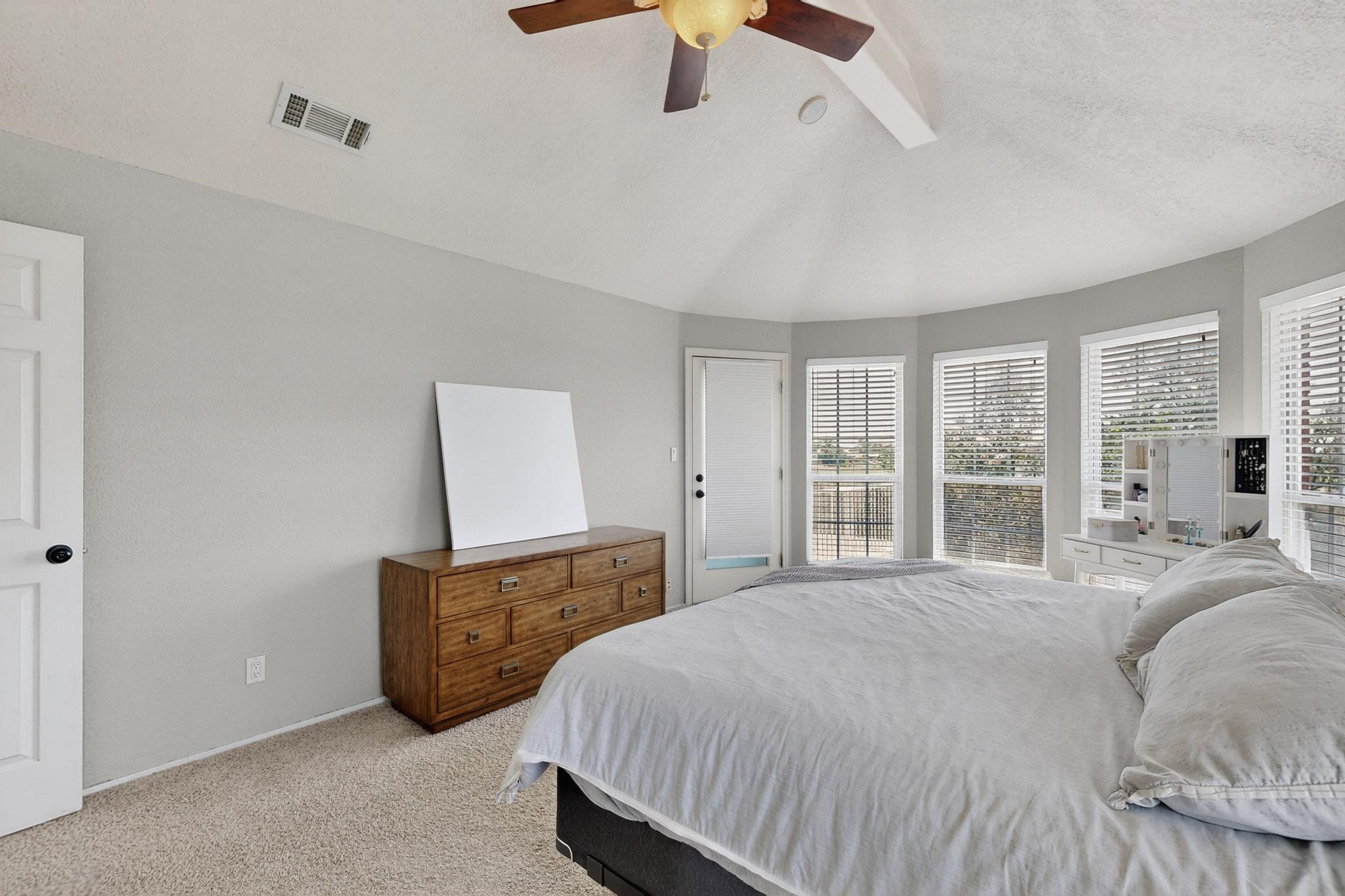 2840 W ISLAND Loop SE