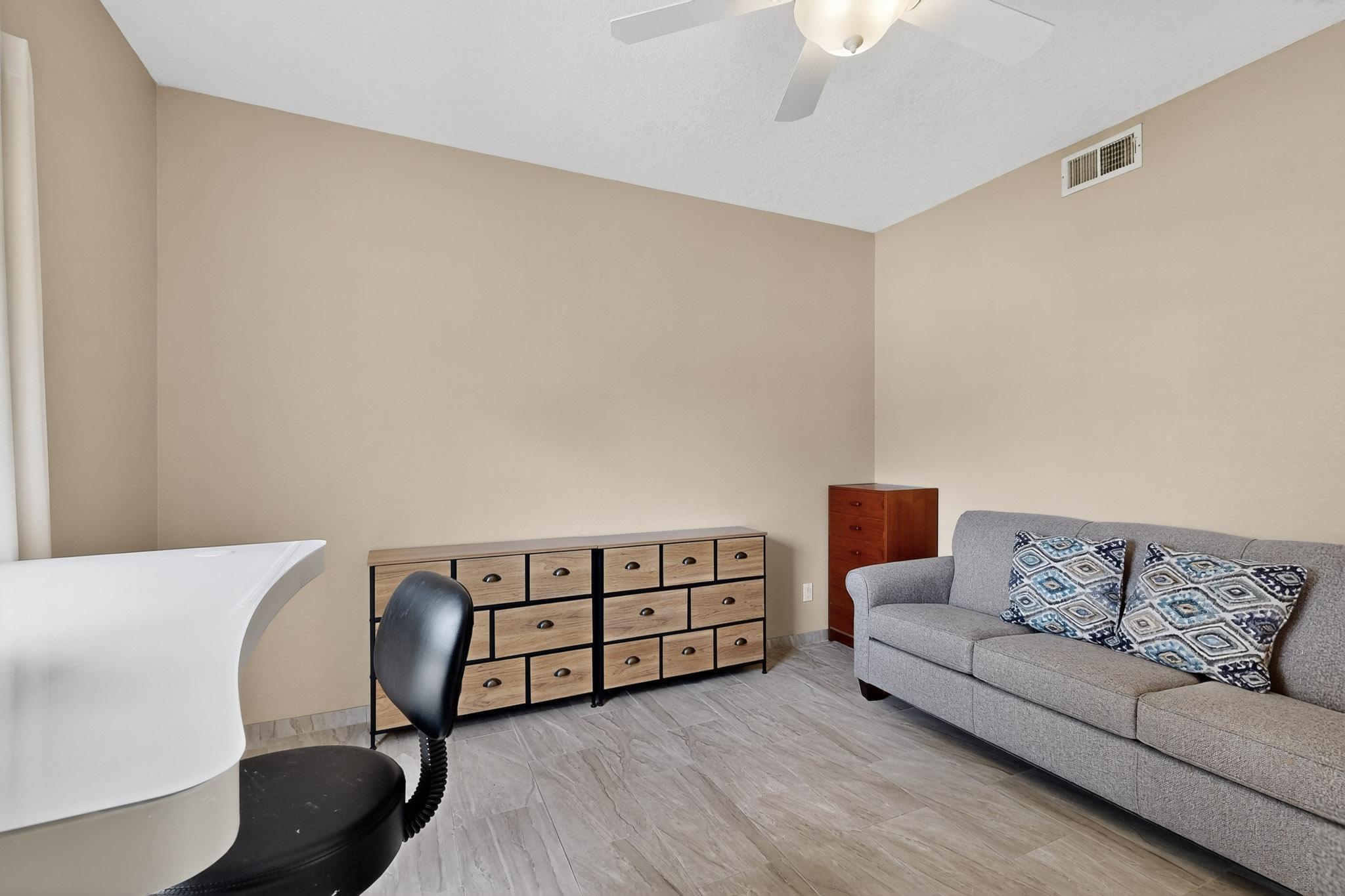2840 W ISLAND Loop SE