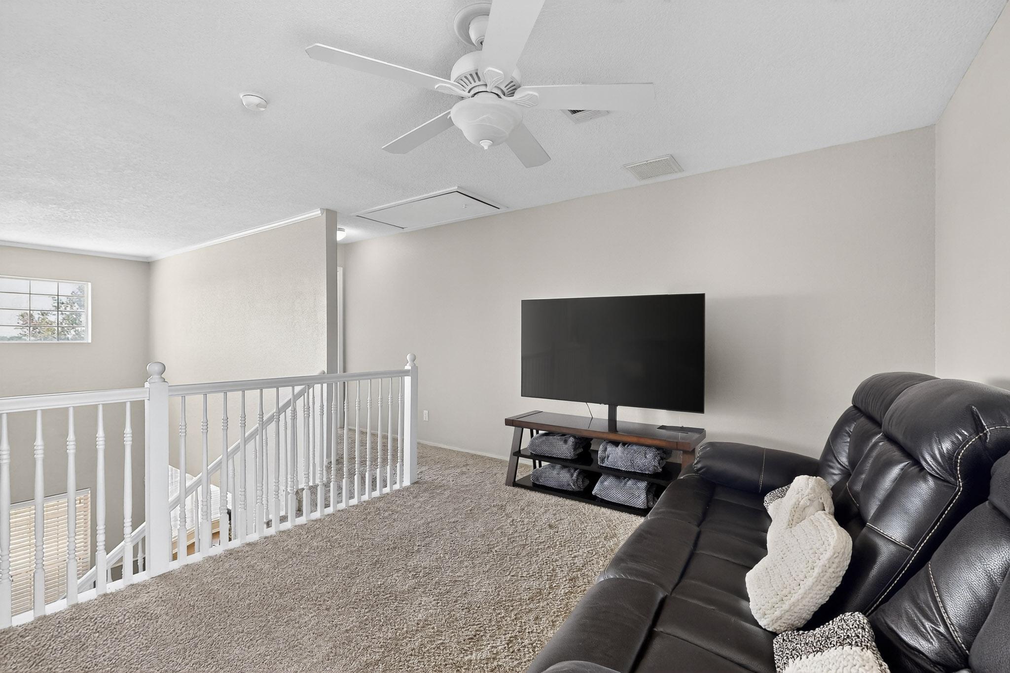 2840 W ISLAND Loop SE