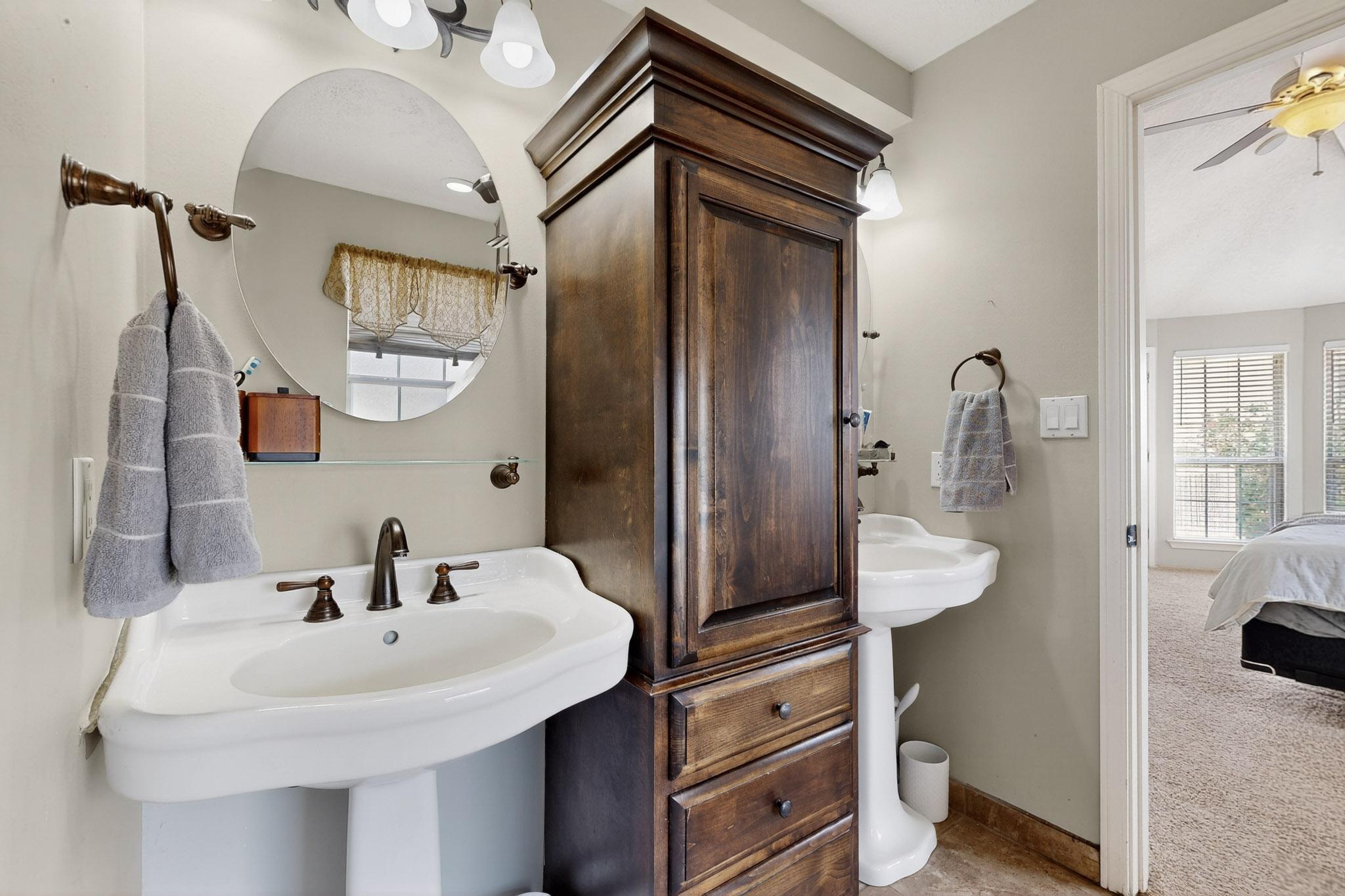2840 W ISLAND Loop SE