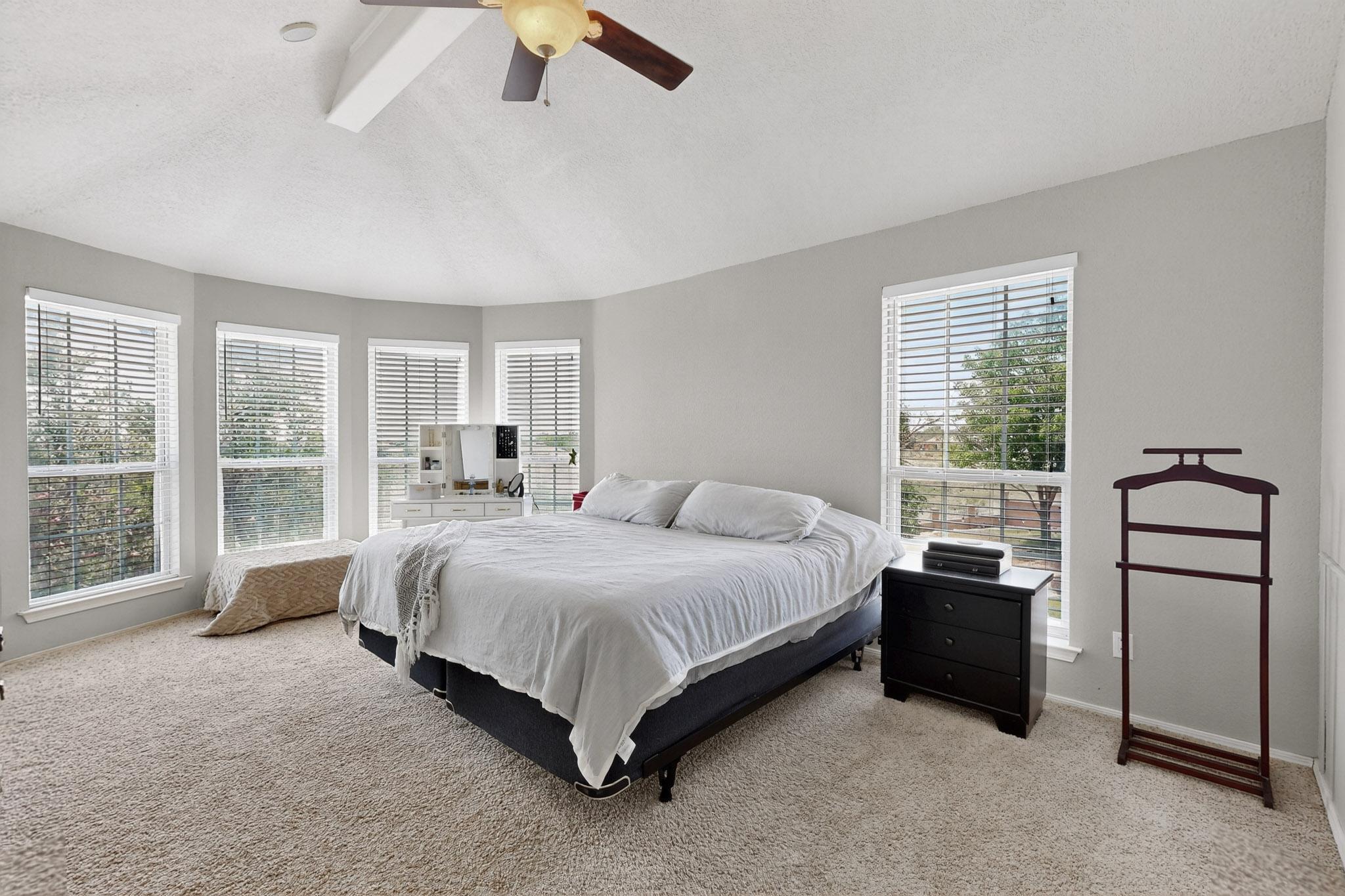 2840 W ISLAND Loop SE