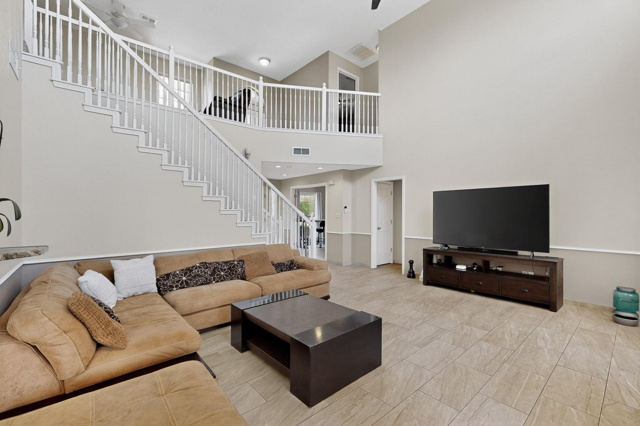 2840 W ISLAND Loop SE