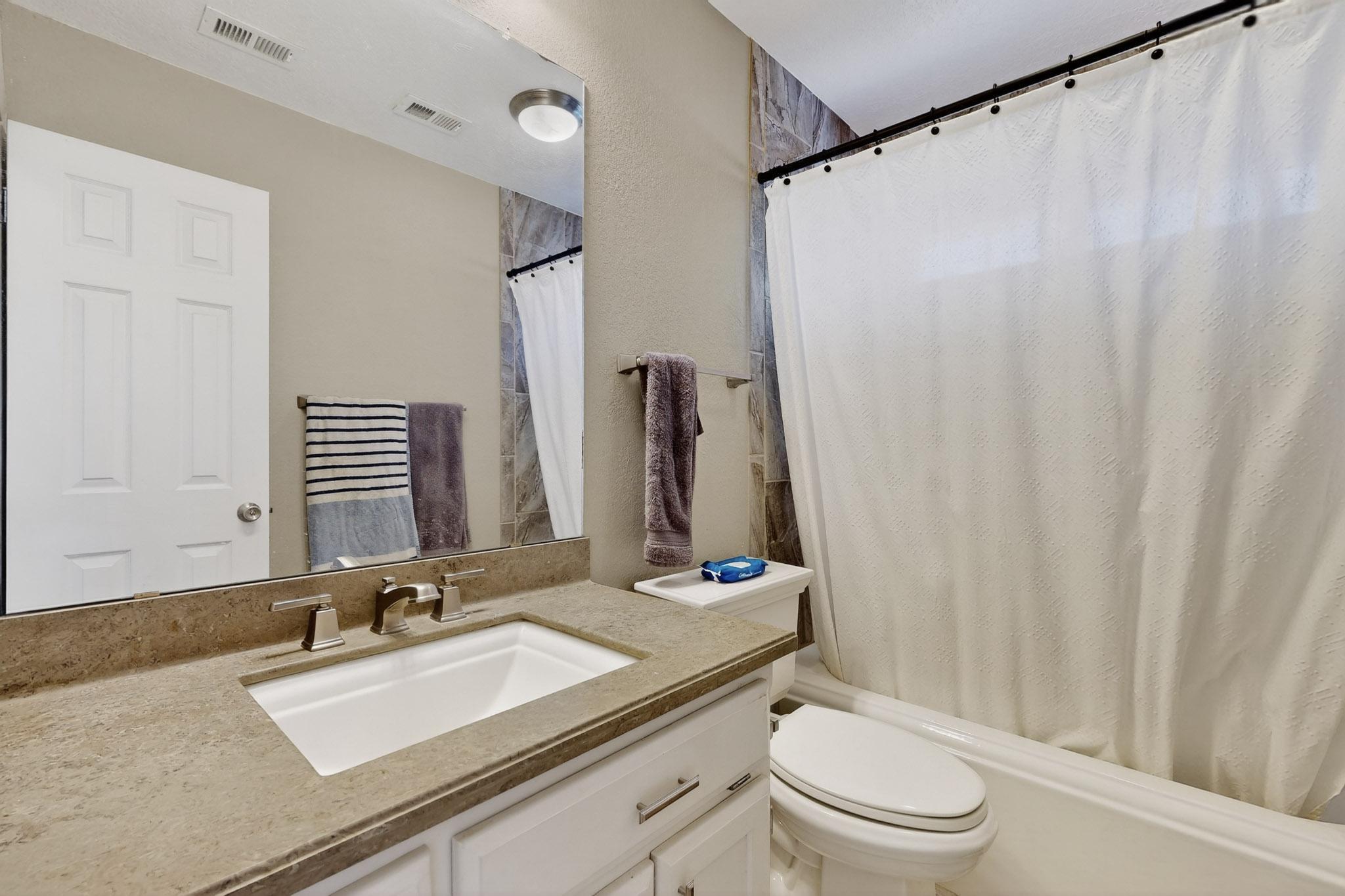 2840 W ISLAND Loop SE