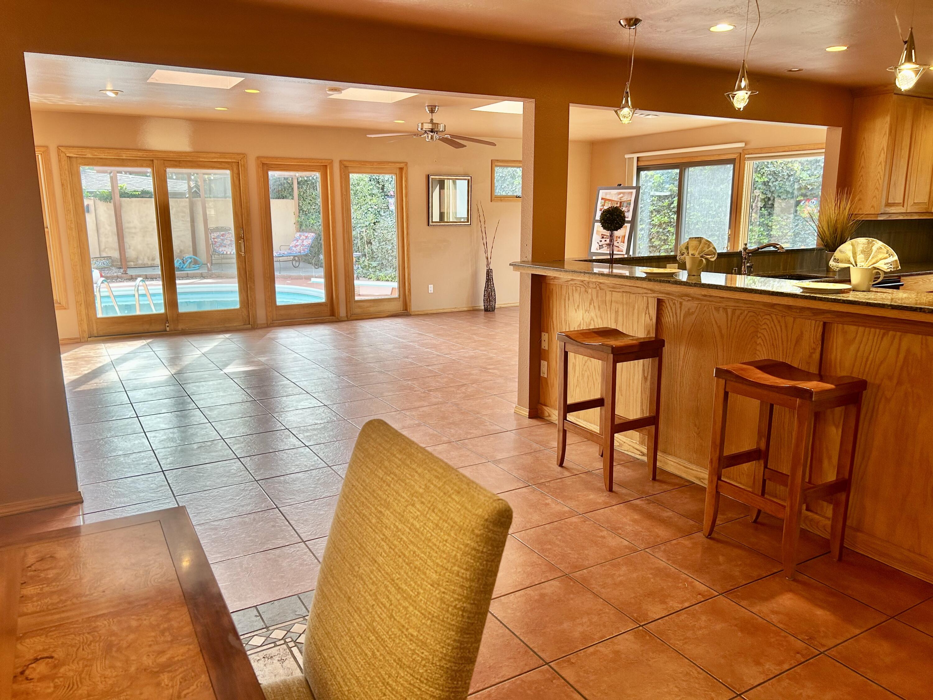 1306 WASHINGTON Street NE