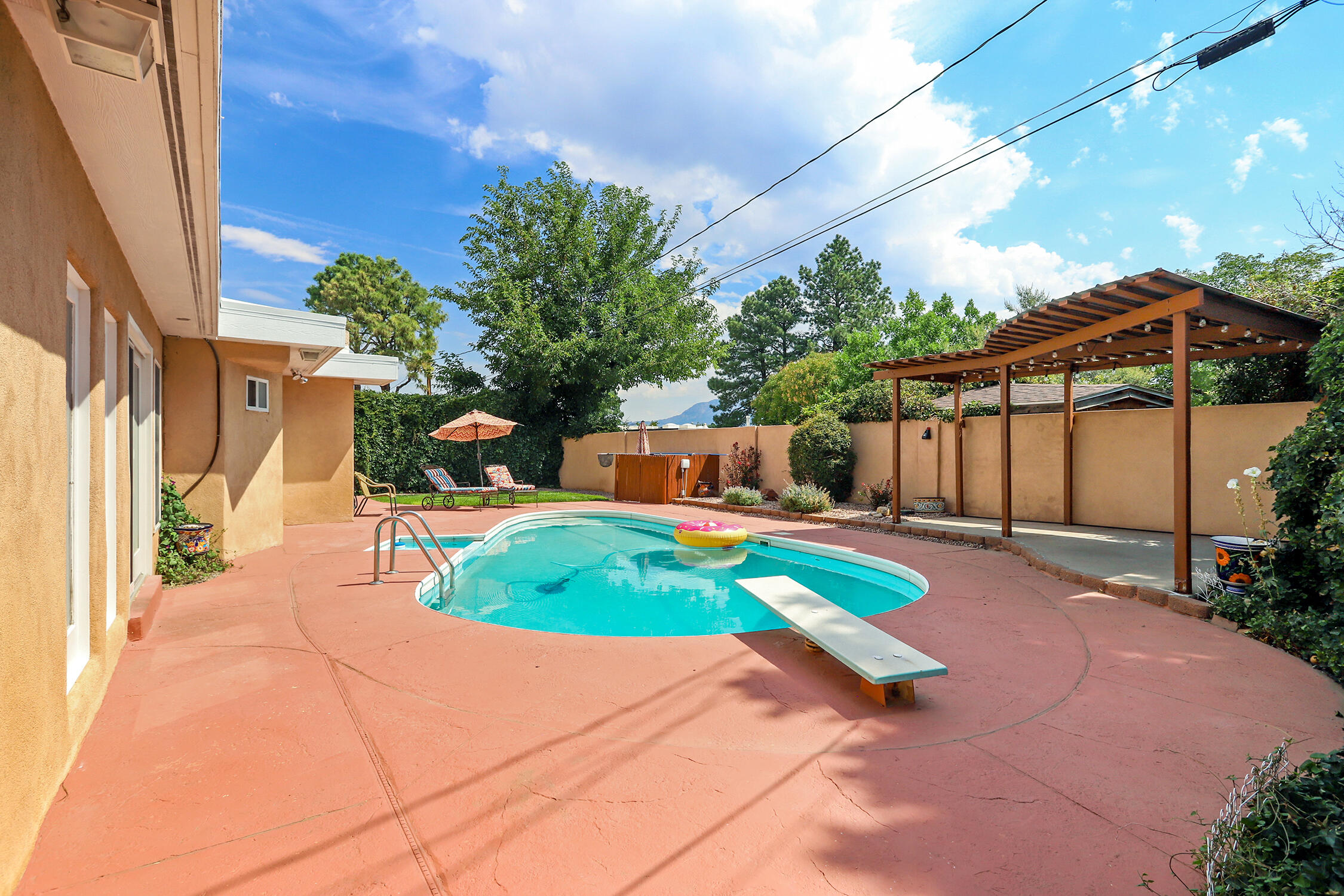 1306 WASHINGTON Street NE