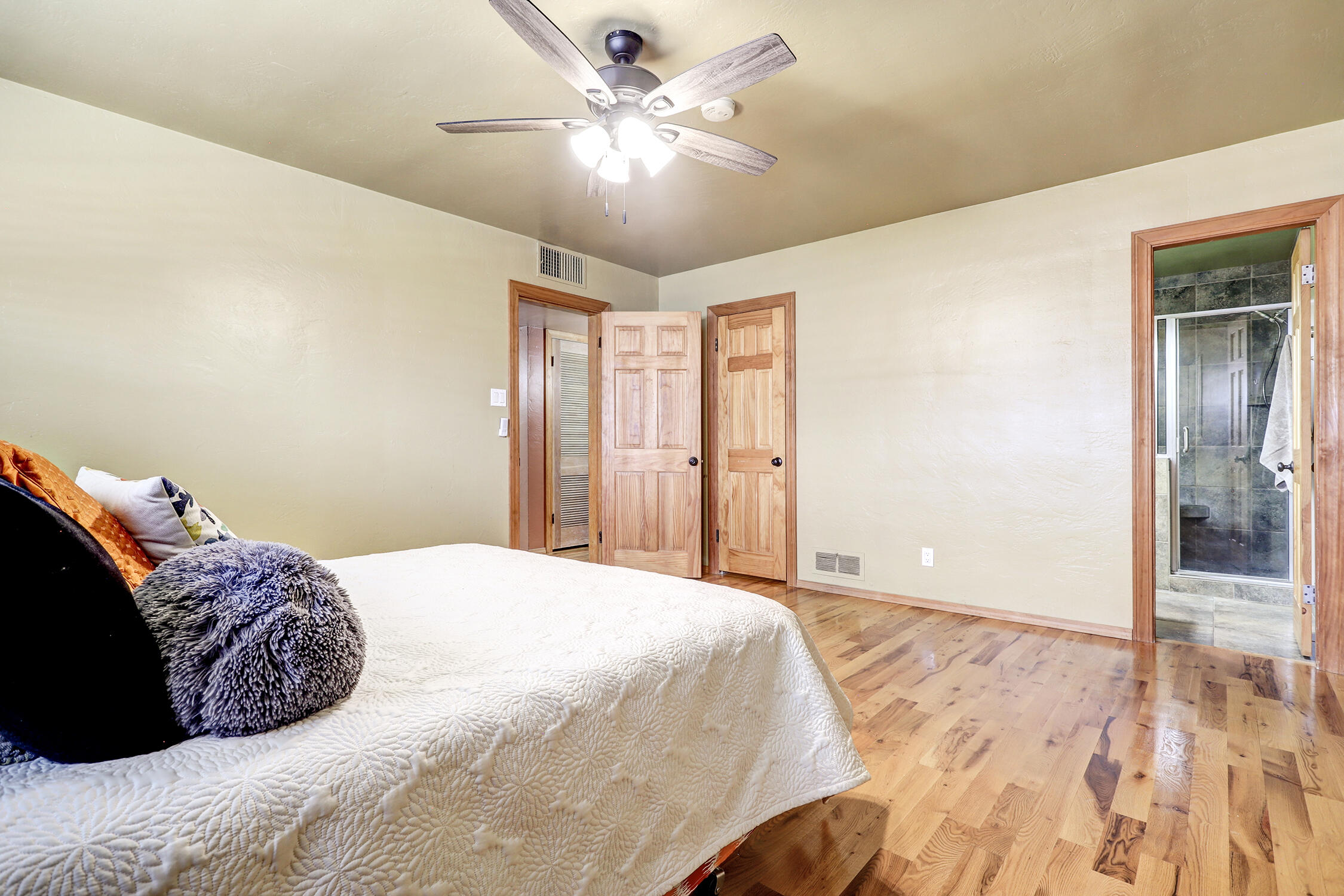 1306 WASHINGTON Street NE