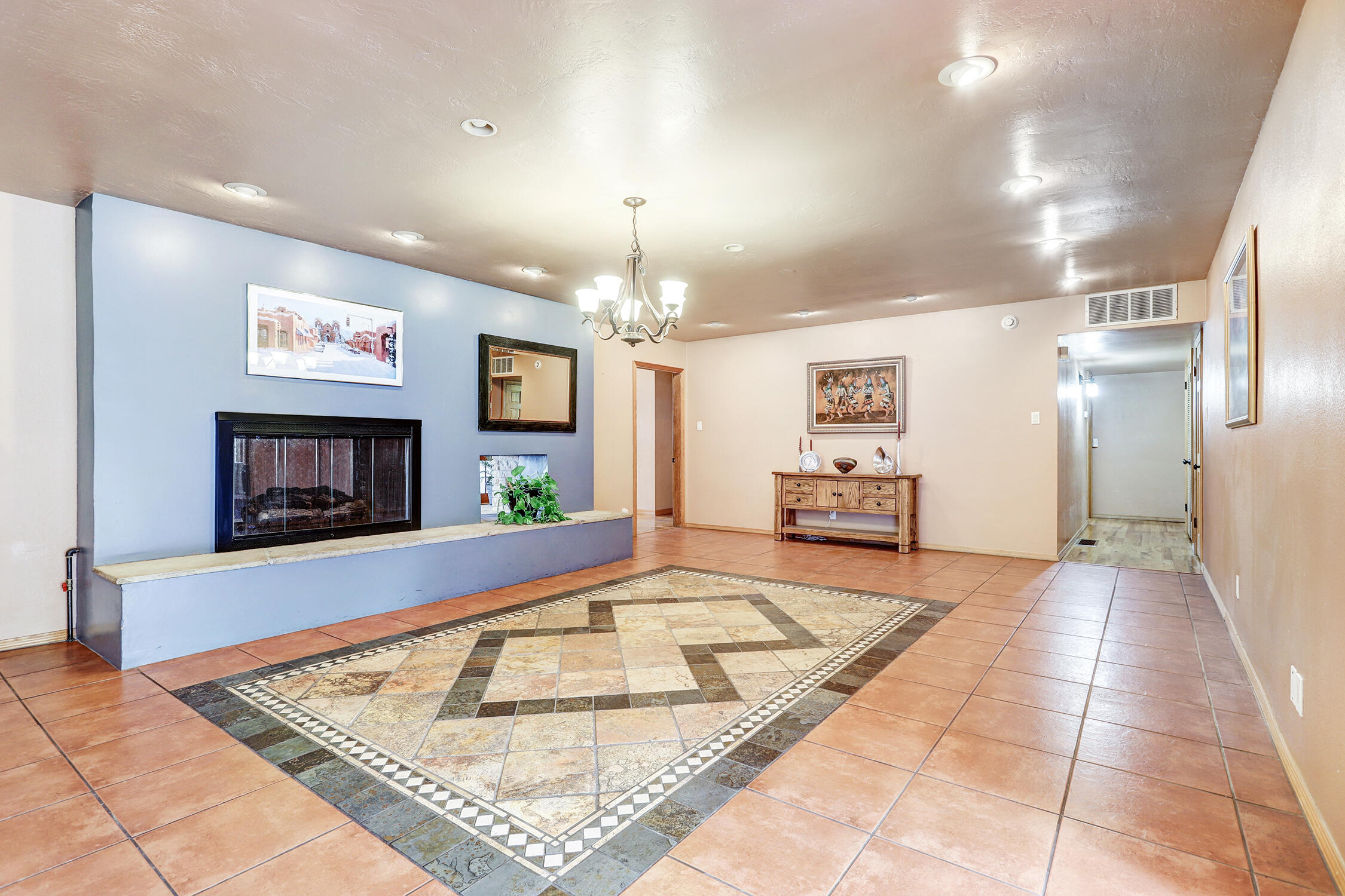 1306 WASHINGTON Street NE