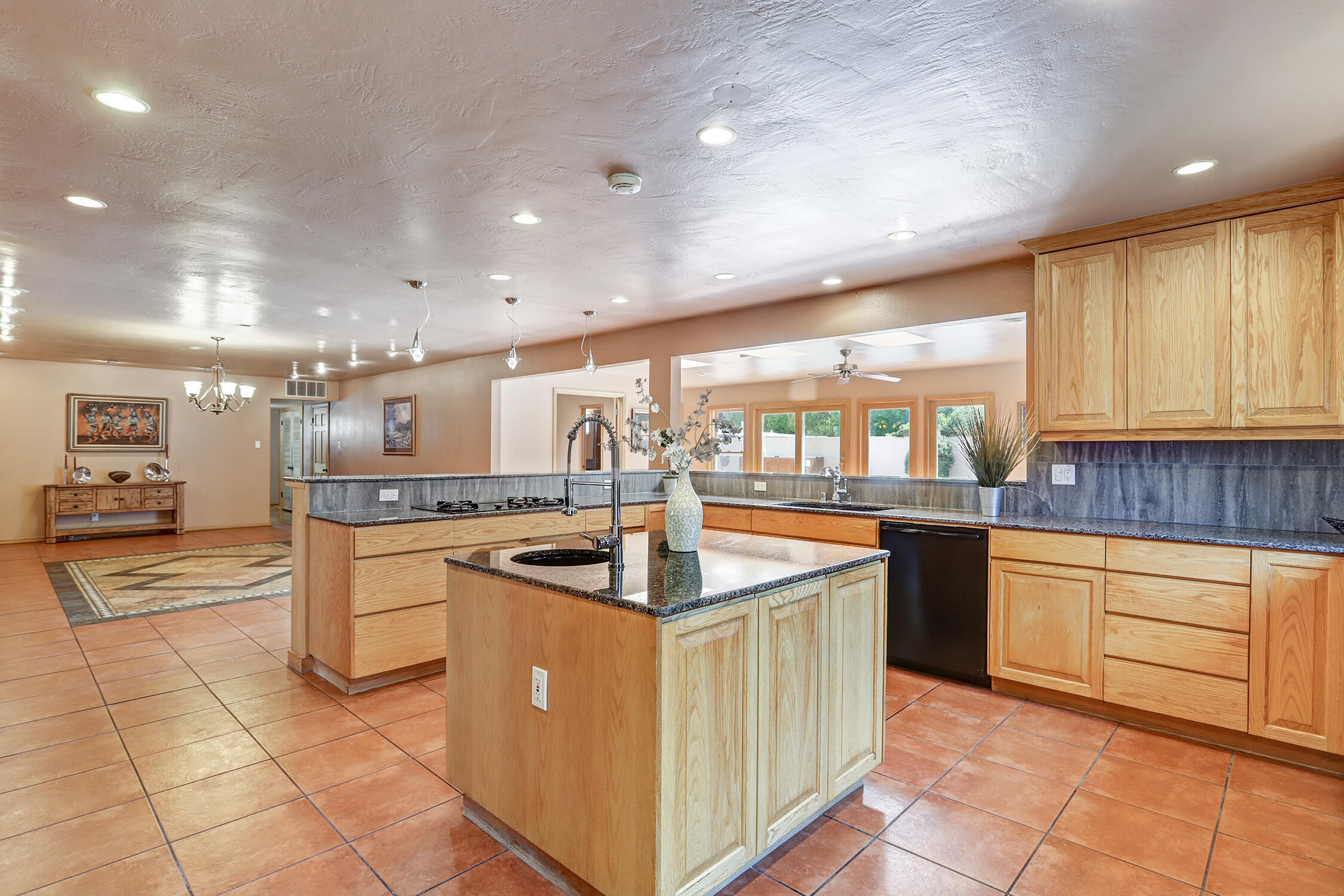 1306 WASHINGTON Street NE