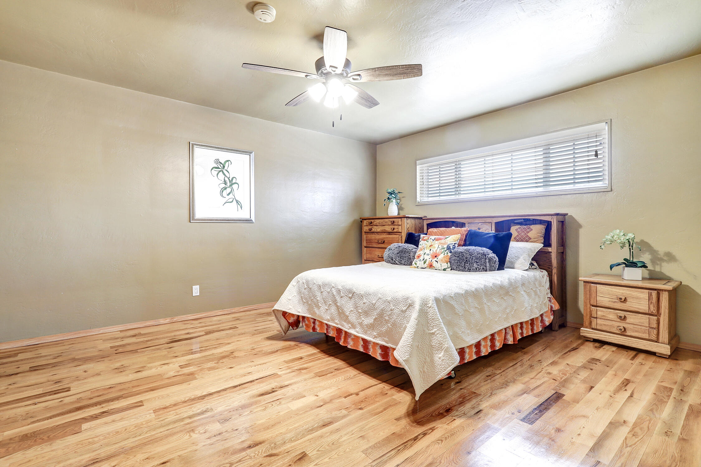 1306 WASHINGTON Street NE