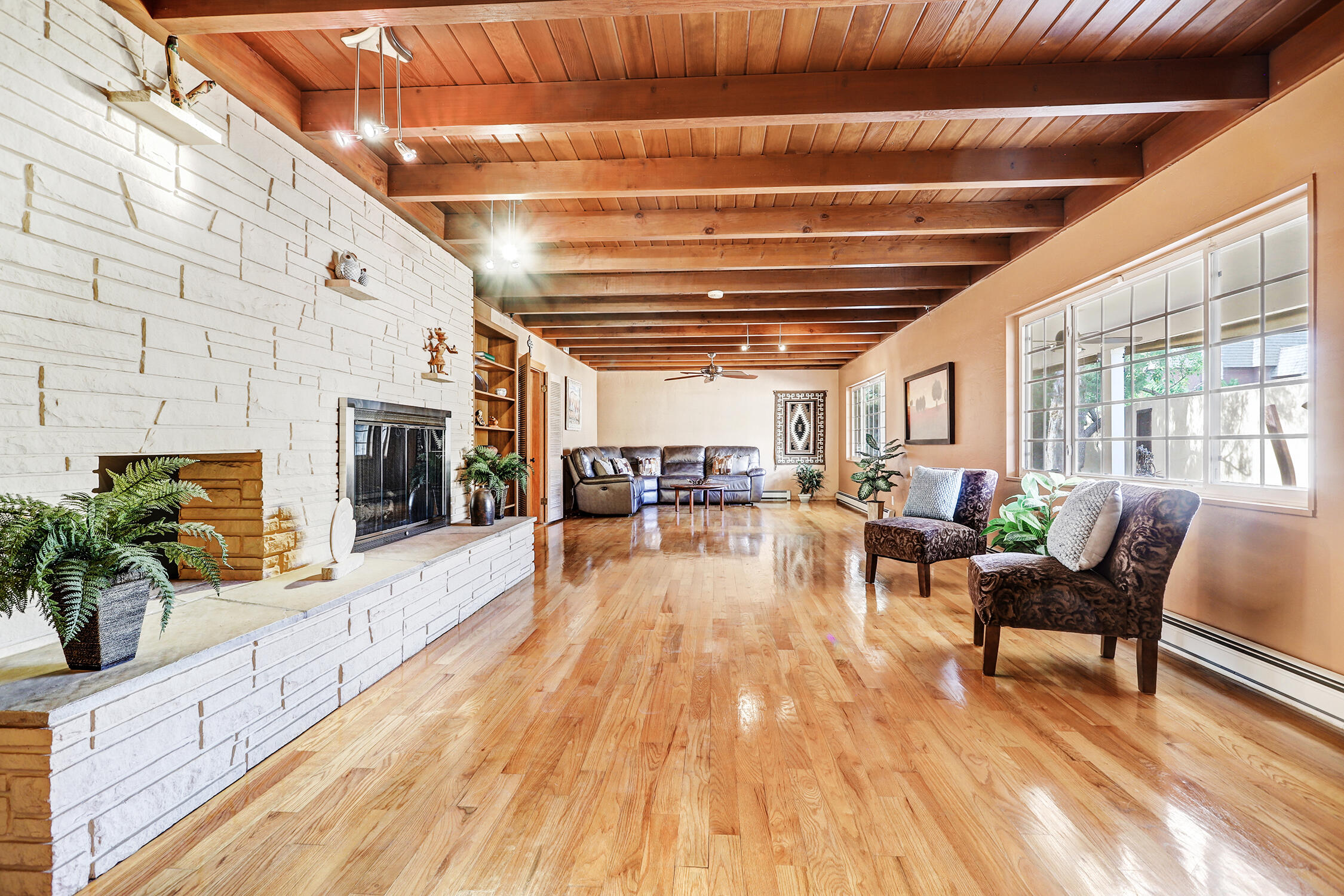 1306 WASHINGTON Street NE