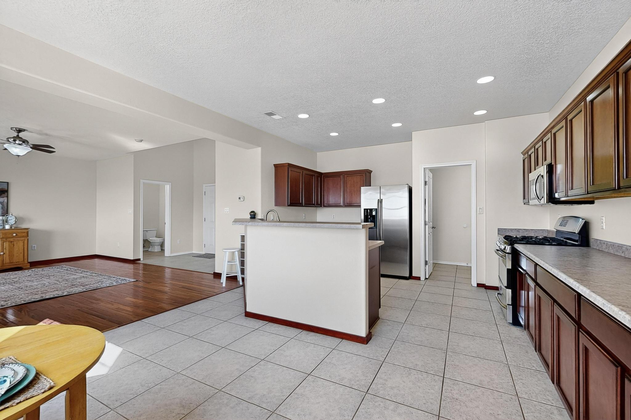 3820 BUCKSKIN Loop NE