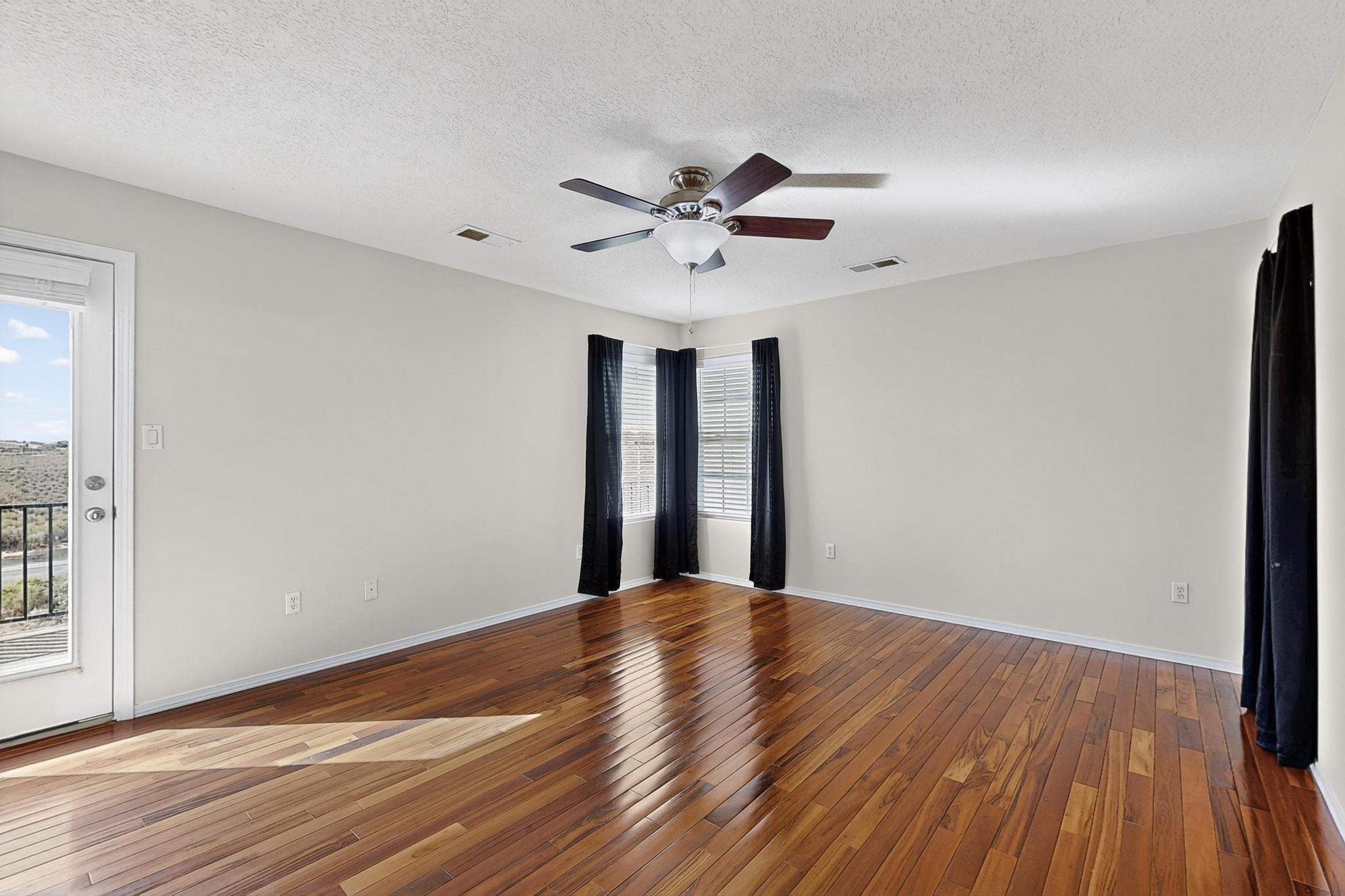 3820 BUCKSKIN Loop NE