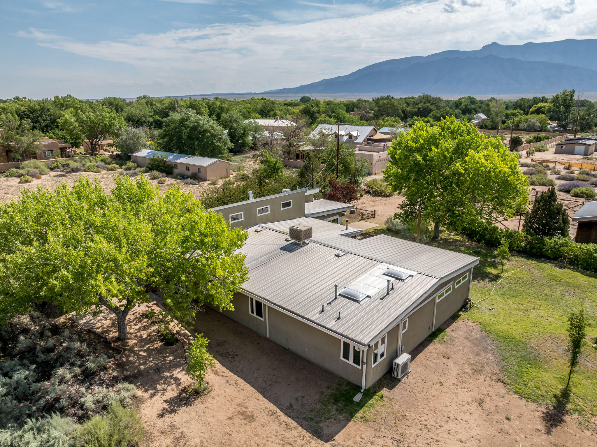 336 CAMINO DEL ORO