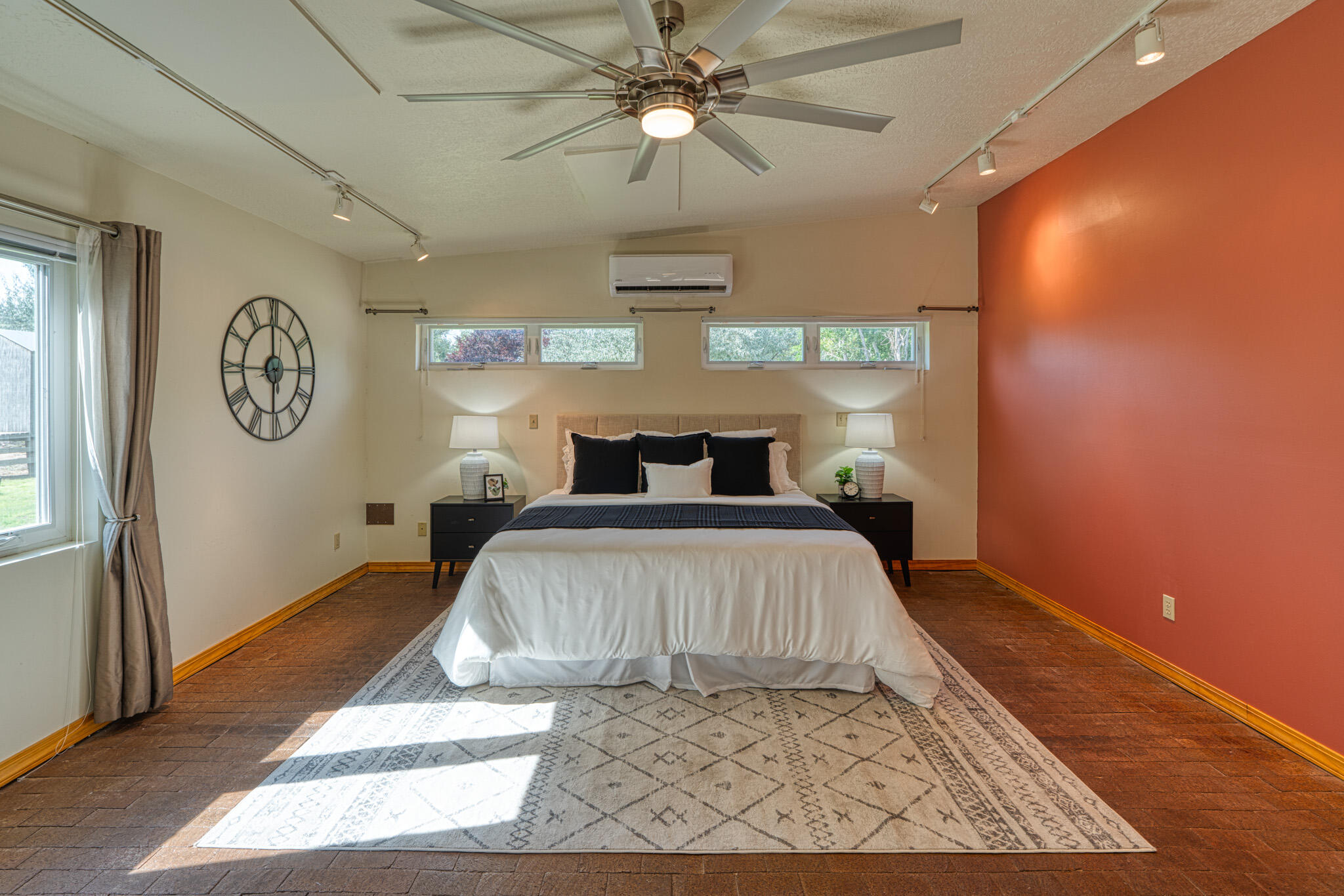 336 CAMINO DEL ORO