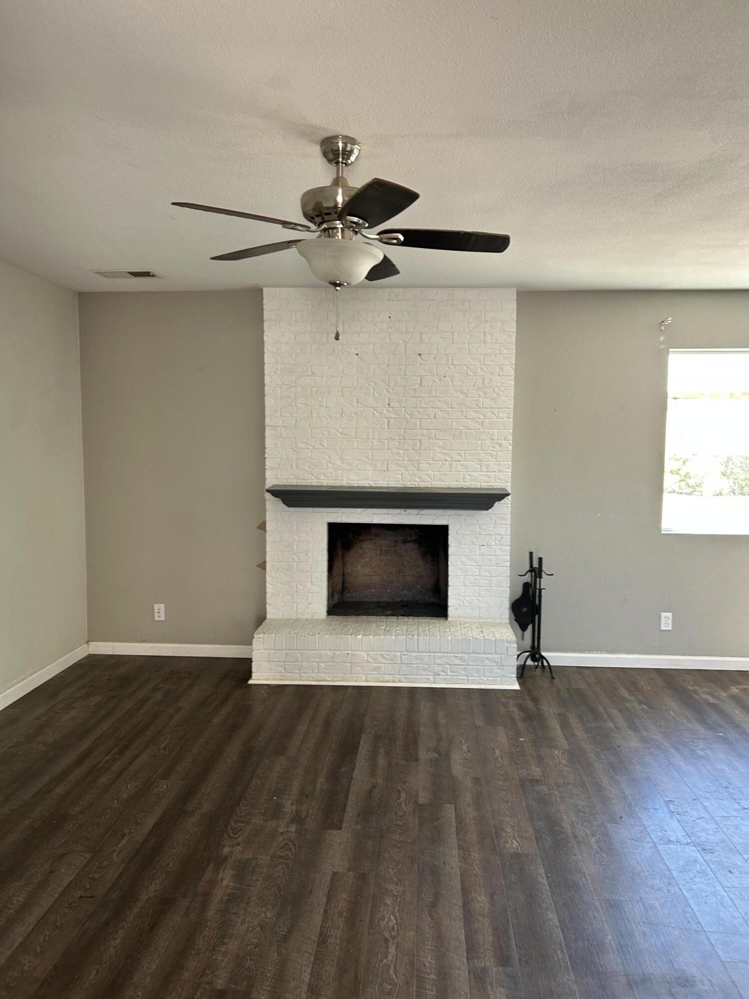 607 SANDIA VISTA Court SE