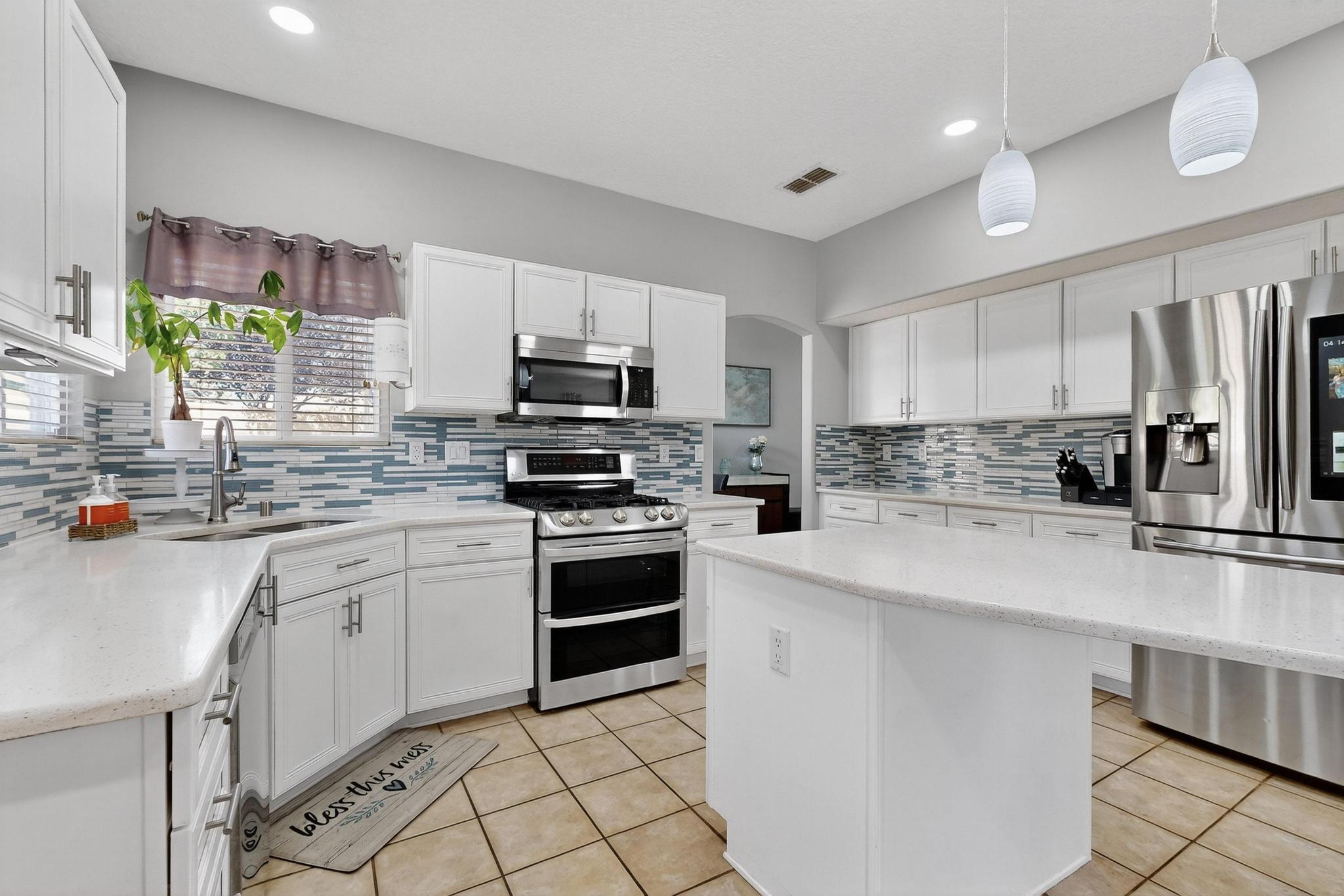 7009 TERRAZAS Road NW