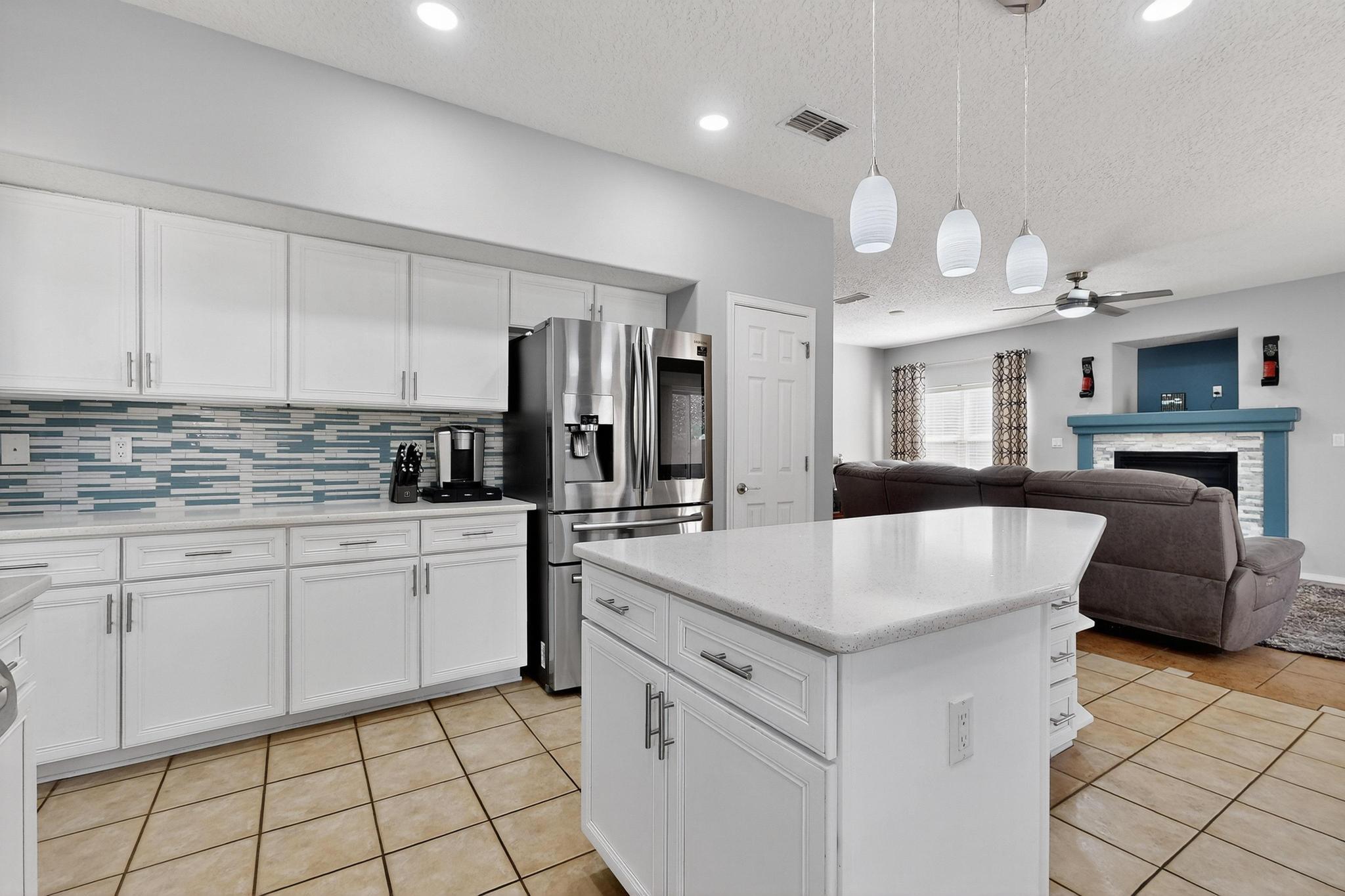 7009 TERRAZAS Road NW