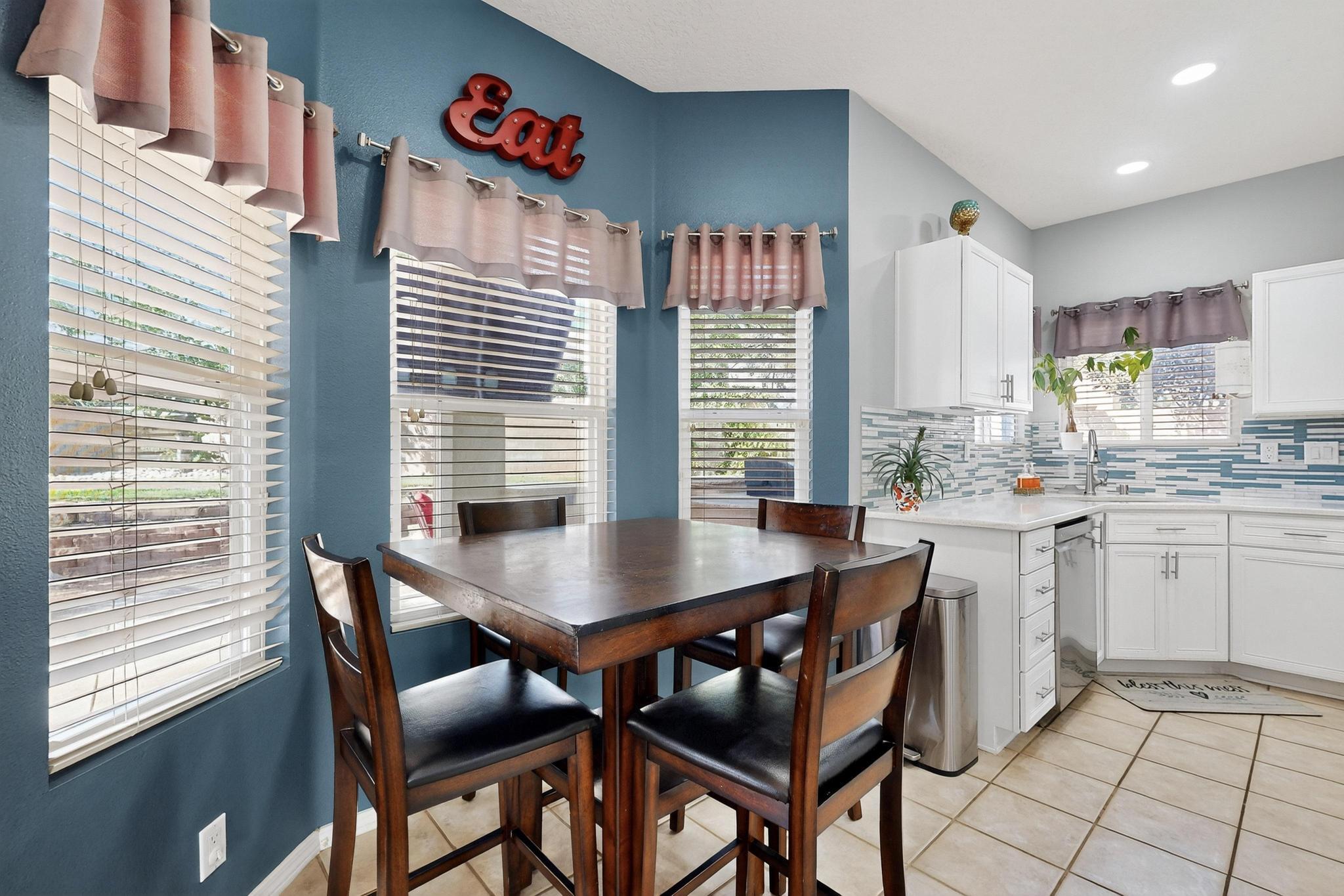 7009 TERRAZAS Road NW