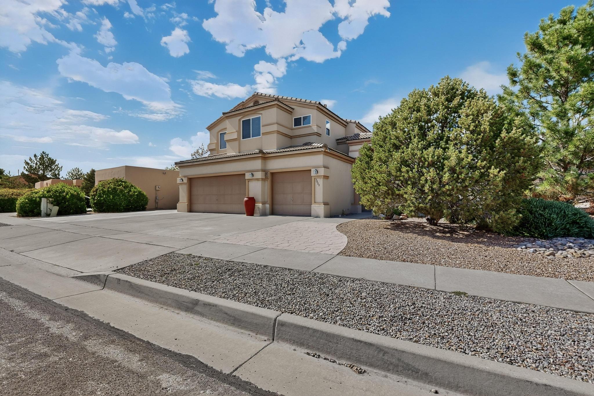 7009 TERRAZAS Road NW